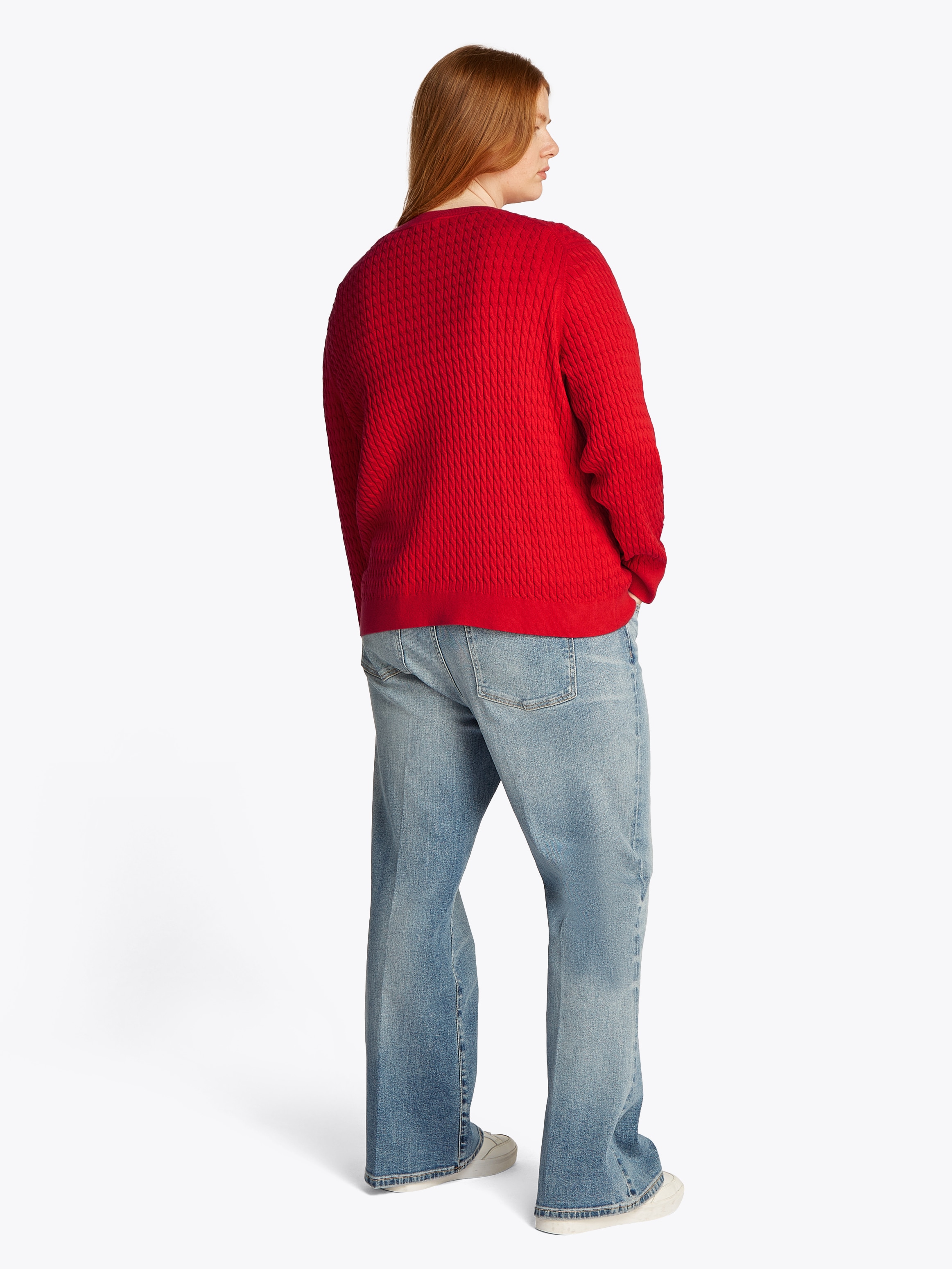 Tommy Hilfiger Curve Rundhalspullover »CRV CO CABLE C-NK LS SWEATER«, in Grossen Grössen, Zopfmuster, Logostickerei