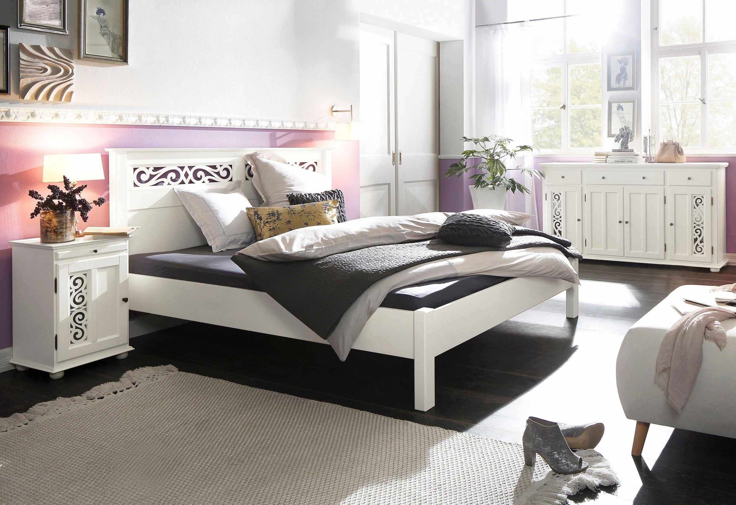 Image of Premium collection by Home affaire Bett »Arabeske«, aus schönem massivem Buchenholz, mit dekorativen Fräsungen am Kopfteil bei Ackermann Versand Schweiz