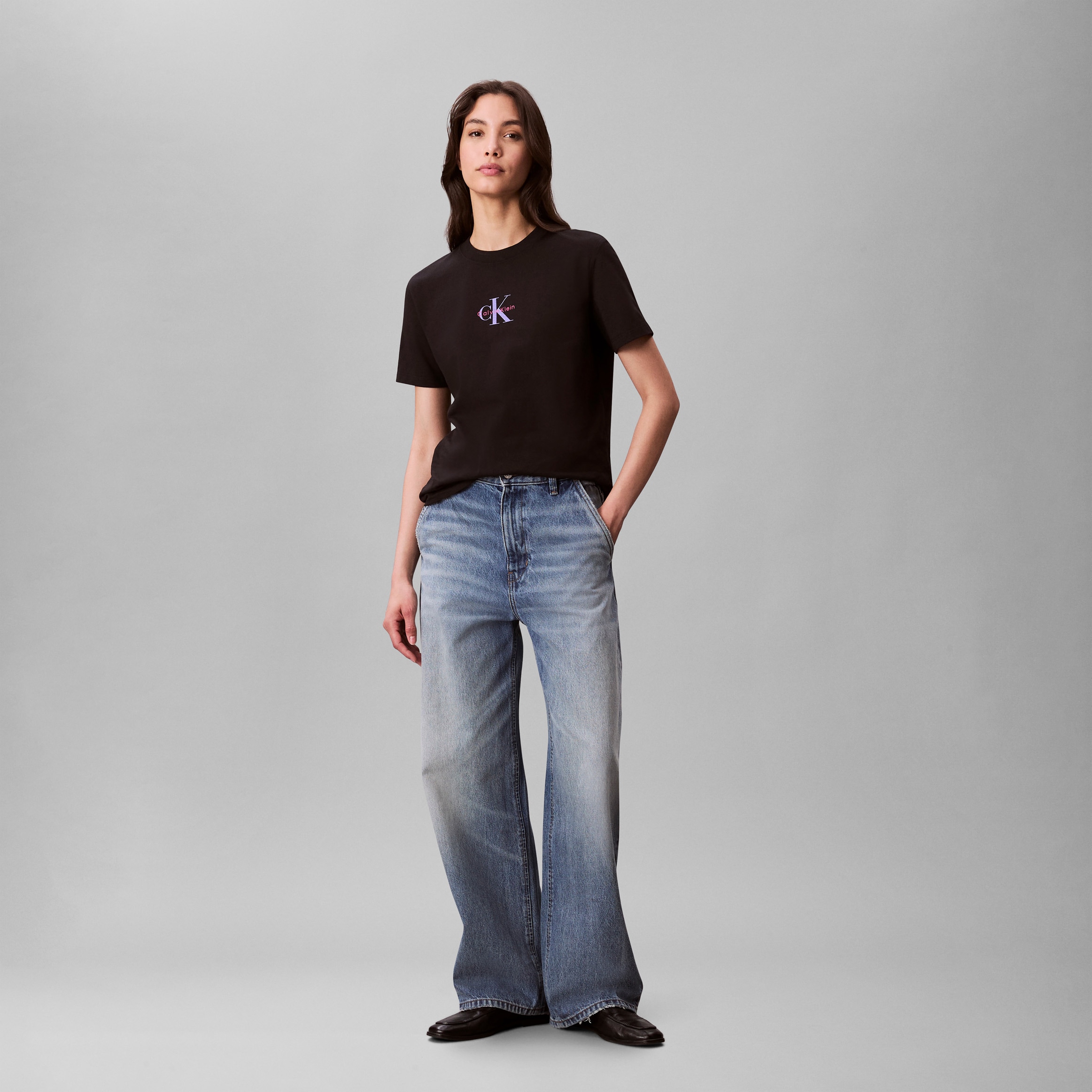 Calvin Klein Jeans Kurzarmshirt »SS 20s CLASSIC LOGO TEE« Mit Glitzer-Logo