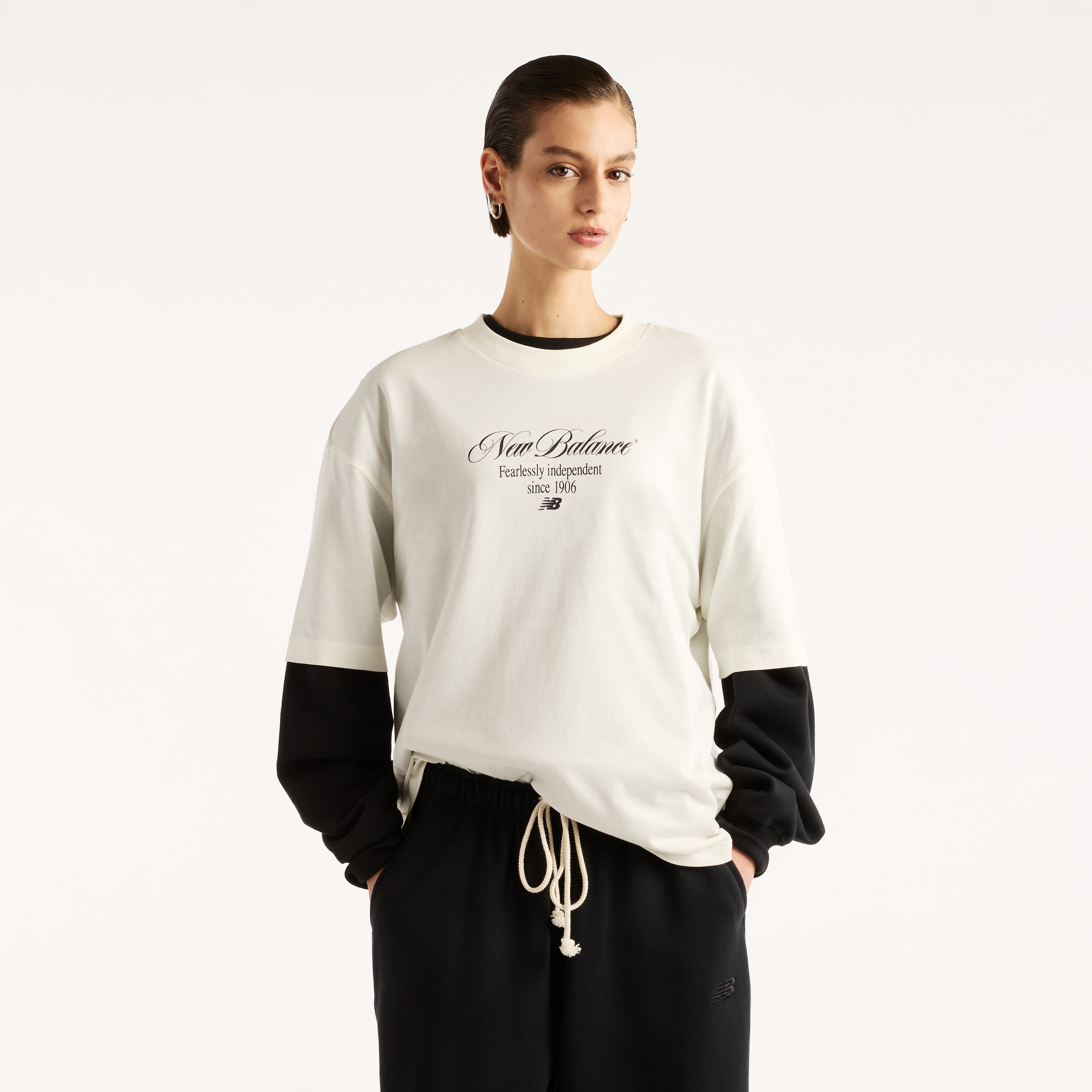 Image of New Balance T-Shirt "PRESSED FLOWERS MEMORIES OVERSIZED T-SHIRT" sportlicher Stil, für Erwachsene, aus Baumwolle