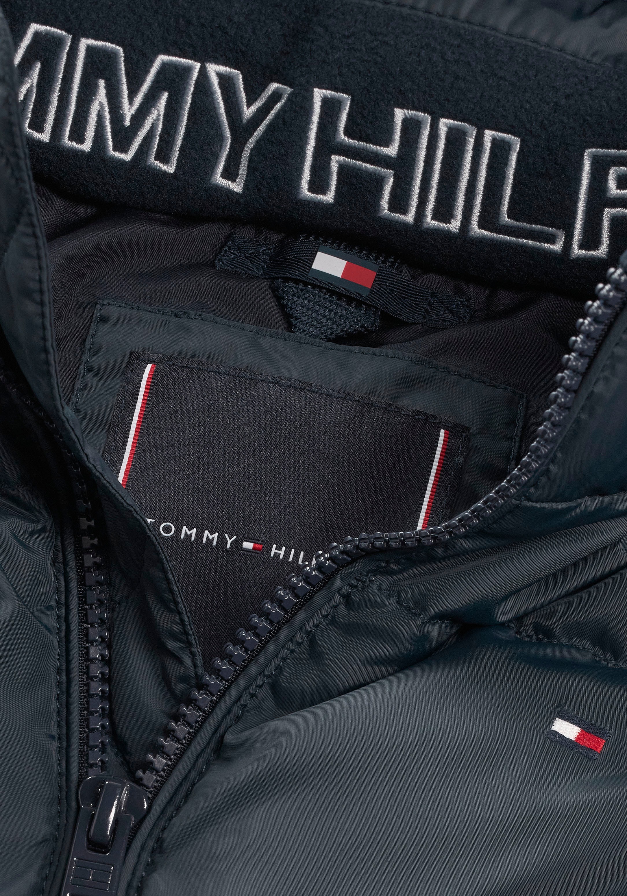 Tommy Hilfiger Steppjacke »ESSENTIAL JACKET«, mit Kapuze, mit Logo-Patch