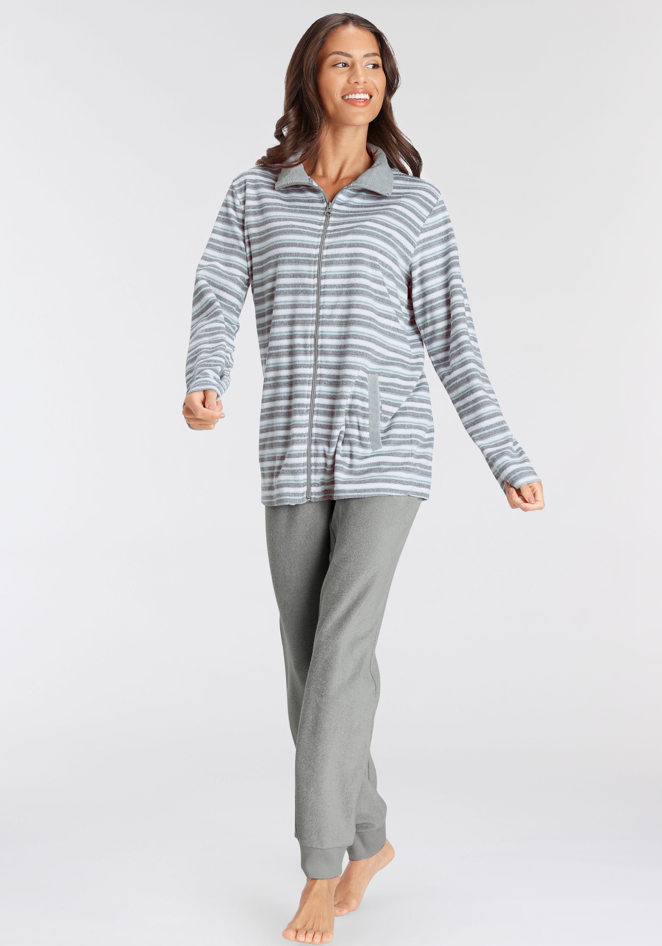Vivance Dreams Pyjama, (2 tlg.), aus weichem Frottée mit Reissverschluss