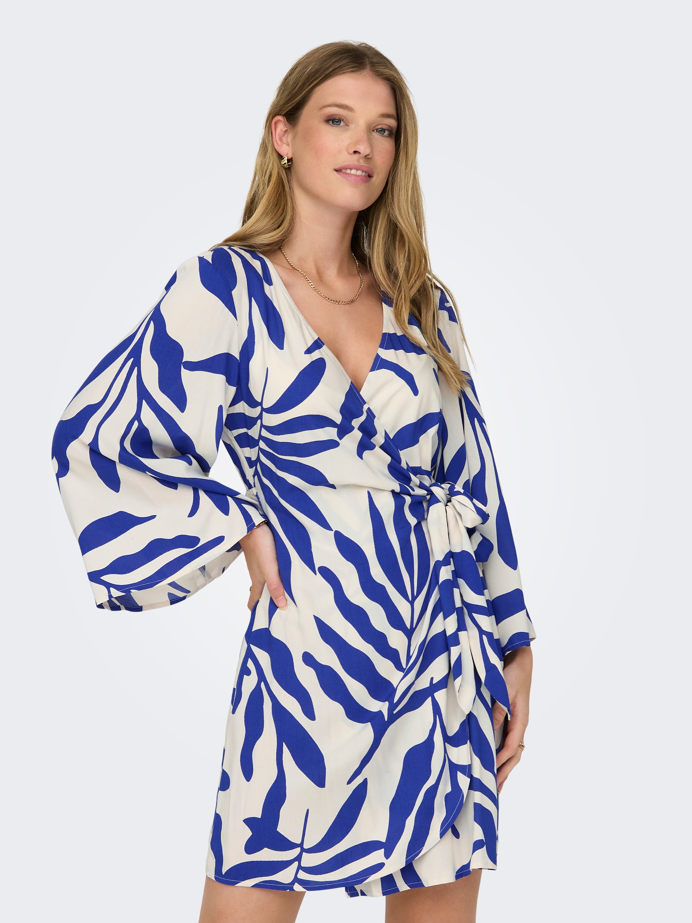 Image of JDY Wickelkleid "JDYSEZEN LIFE 7/8 SHORT DRESS WVN DIA" Sommerkleid