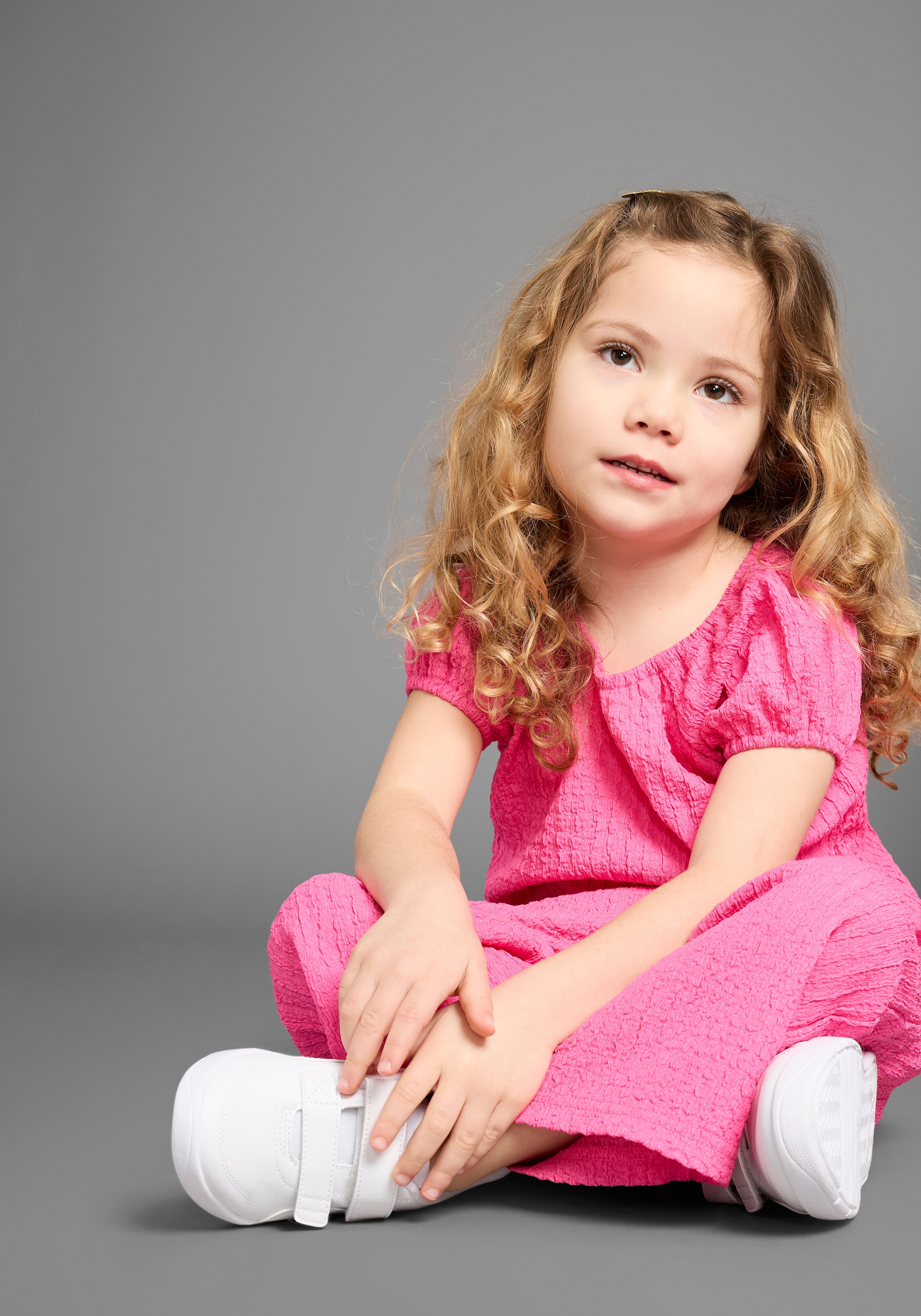 KIDSWORLD Shirt & Hose »Set: Carmen-Top + Hose« Set, 2, 2 Stk. tlg. Ganzes Outfit: Shirt mit Raglanärmeln und Hose