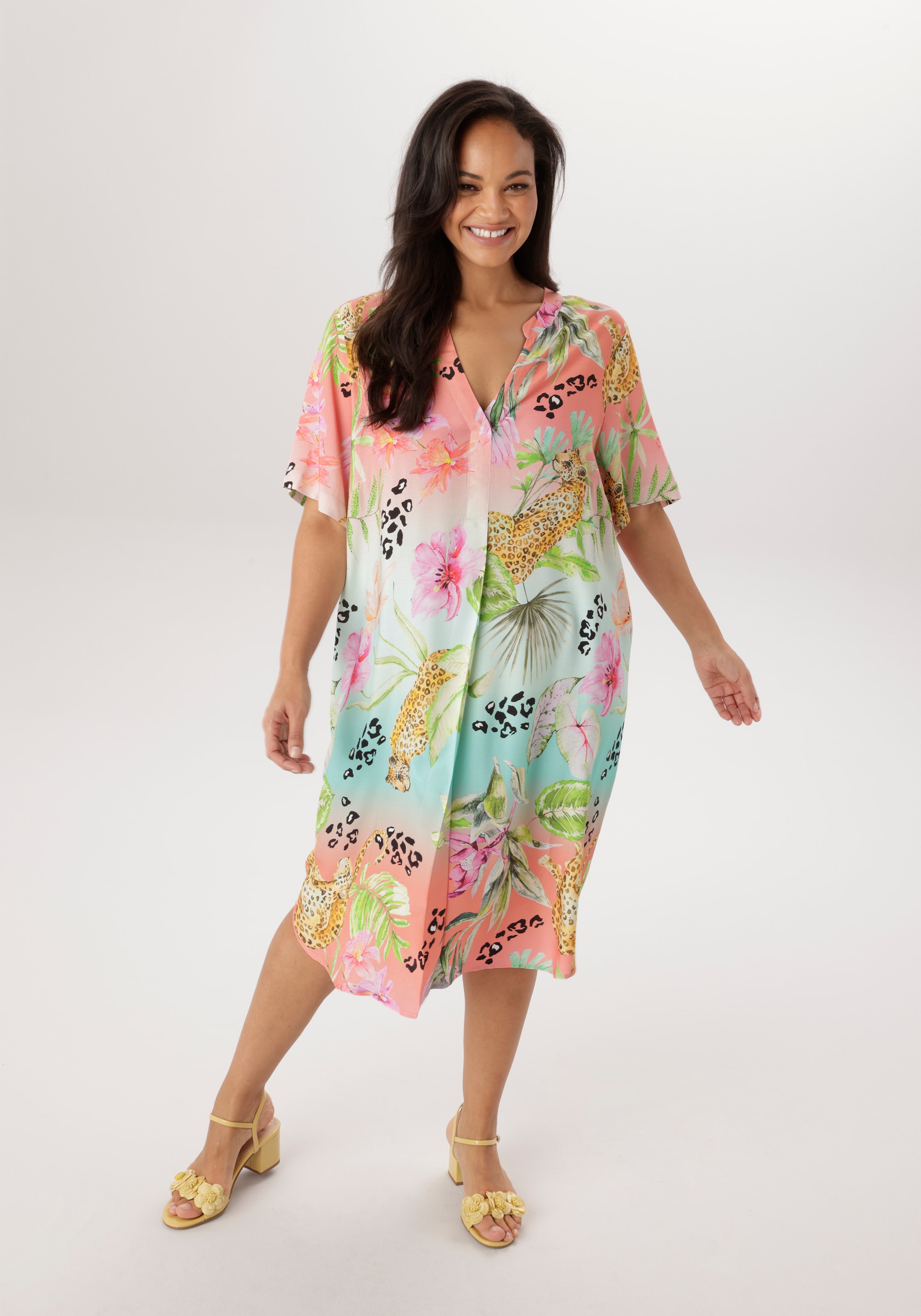 Image of Aniston PLUS Blusenkleid mit farbenfroher Print