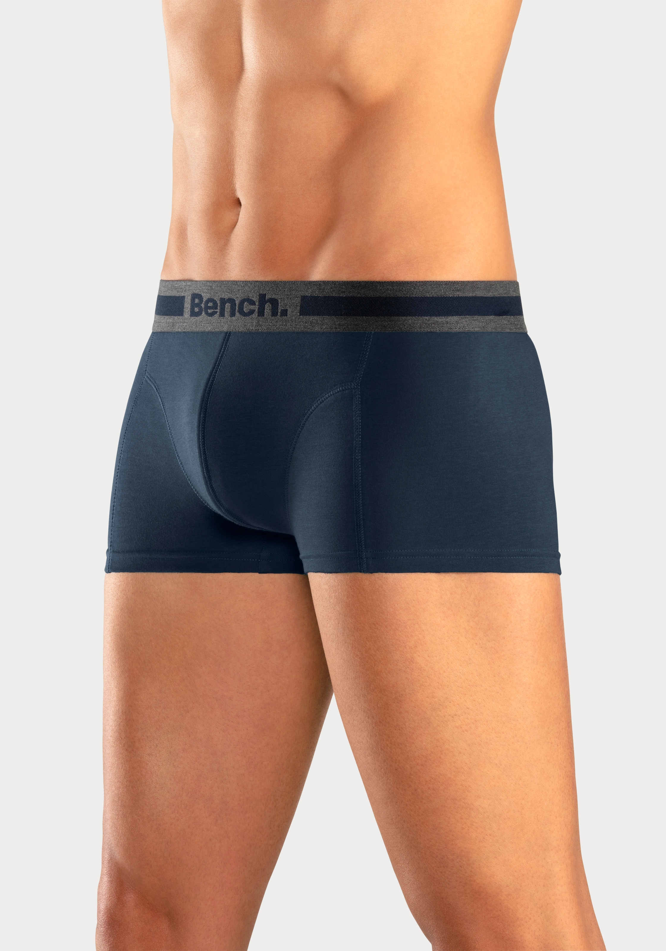 Bench. Hipster, (Packung, 4 St.), knapp sitzende Boxershorts aus Baumwollmischung