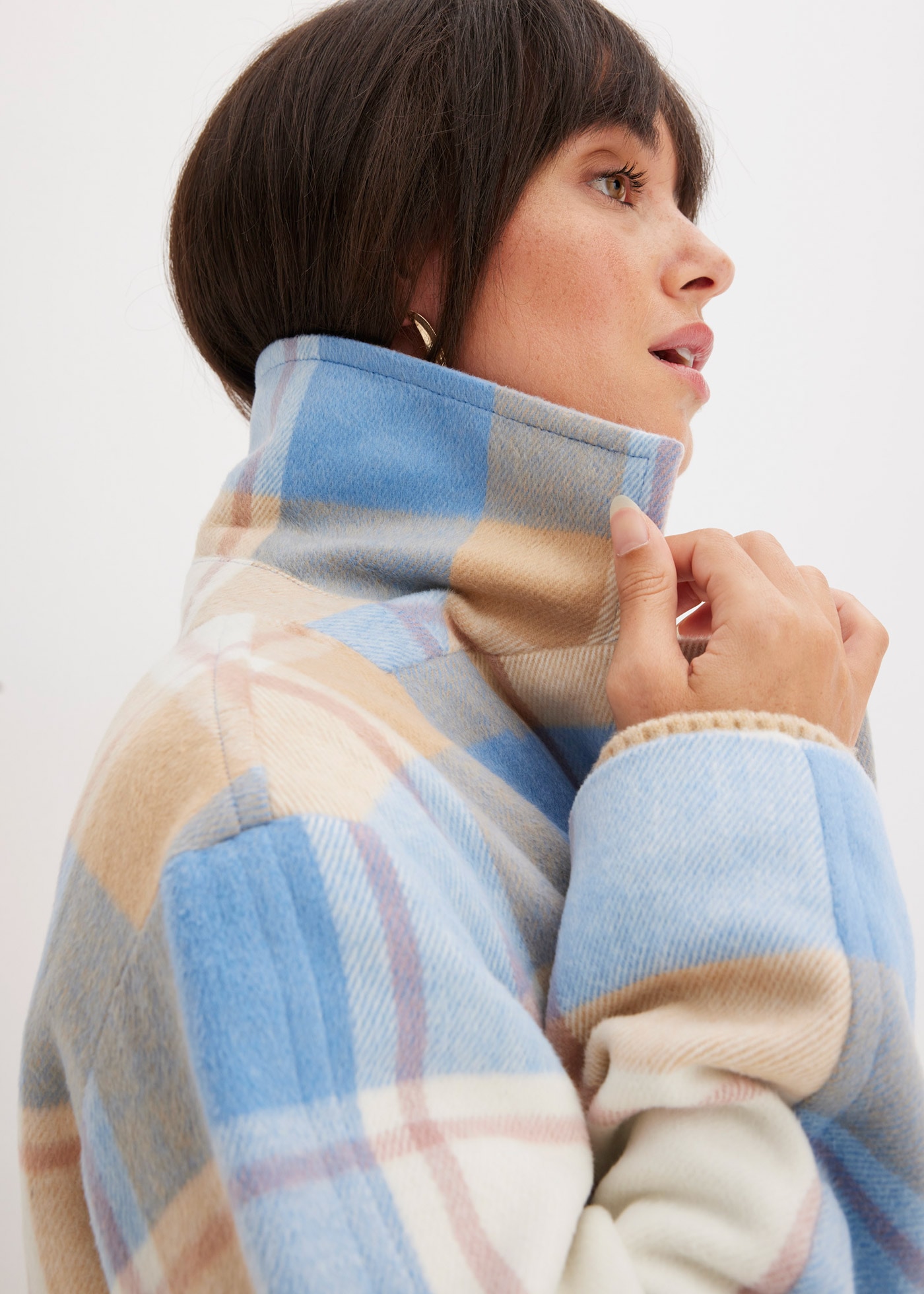 bonprix Manteau long »Oversize-Mantel n Wolloptik« Oversize-Passform, mit Reverskragen, mit Pattentaschen