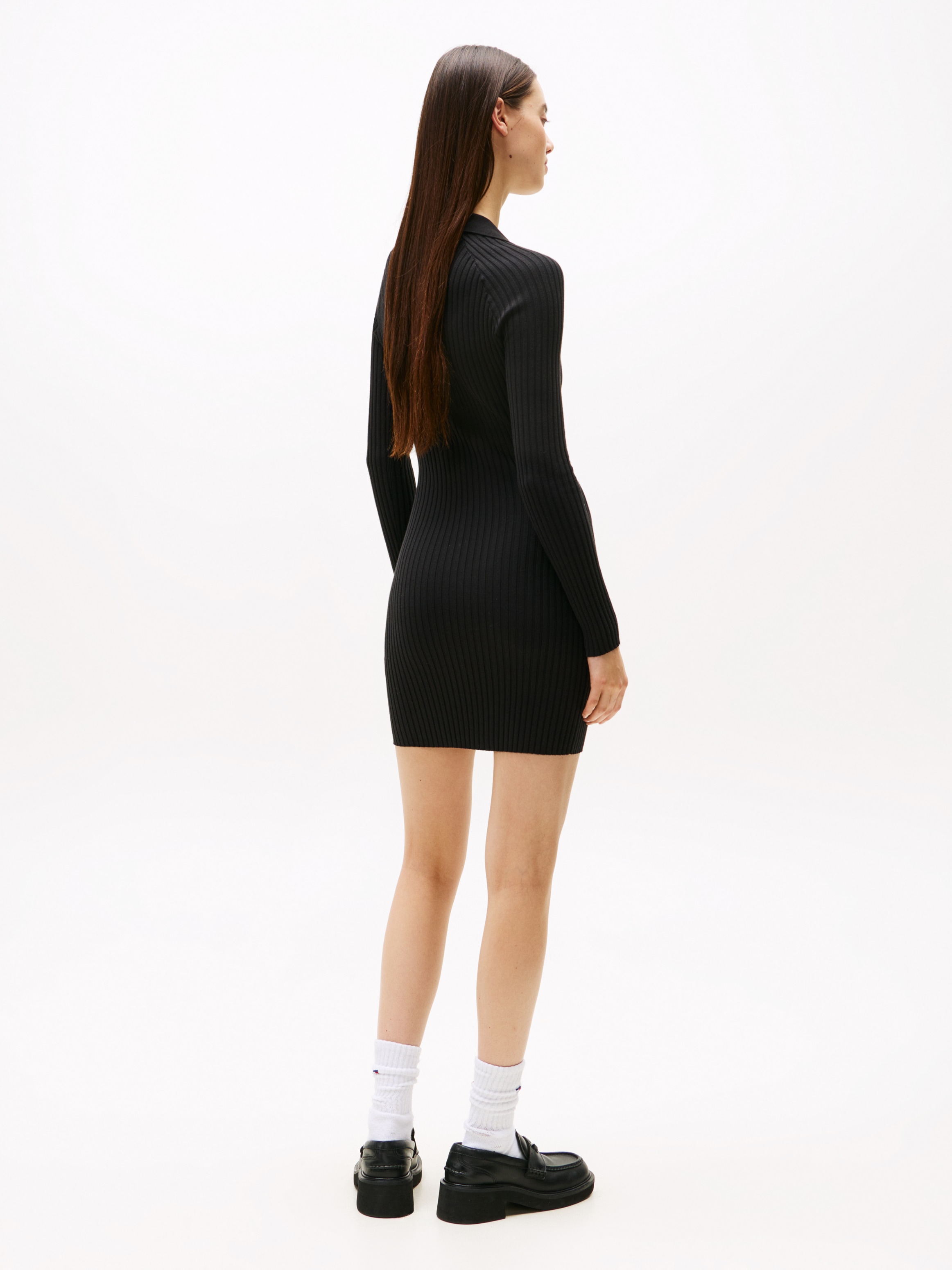 Tommy Jeans Robe en sweat »TJW COLLAR BADGE SWEATER DRESS«