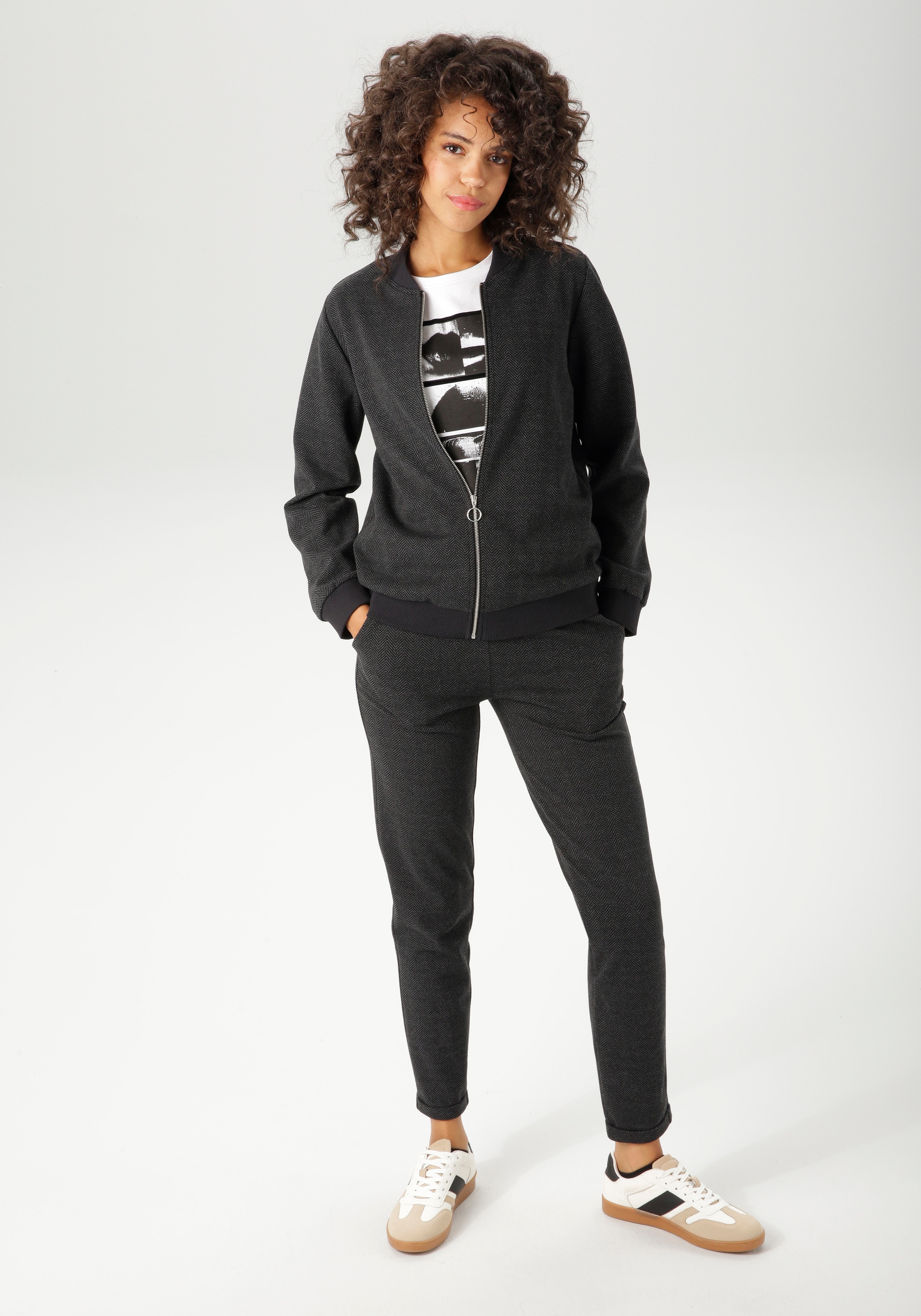 Aniston CASUAL Schlupfhose, mit trendigem Fischgrat-Muster - NEUE KOLLEKTION