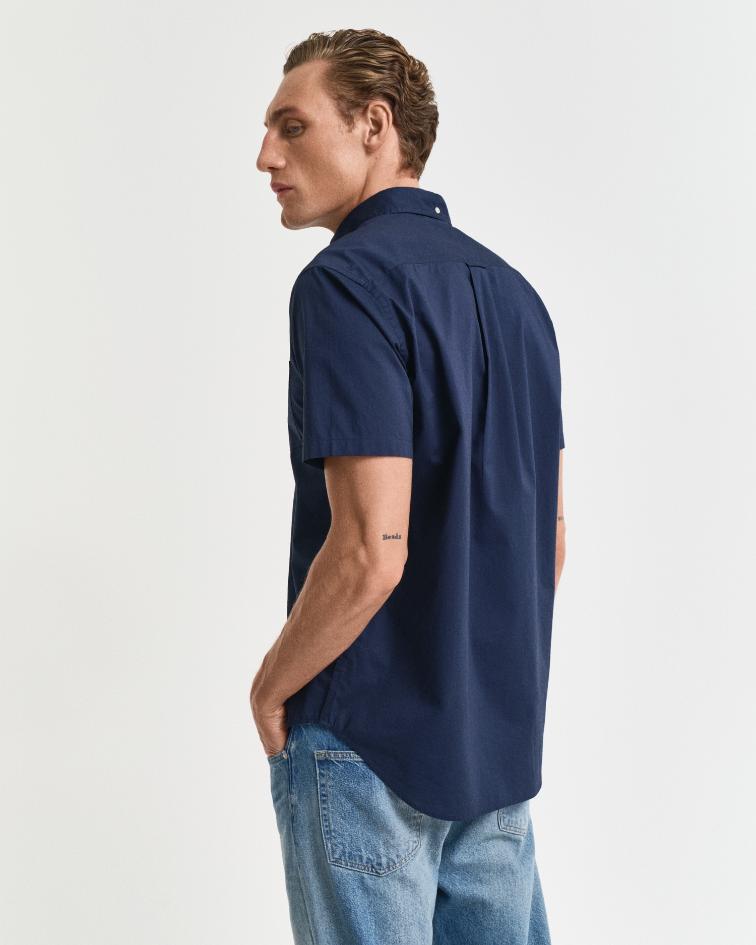 Gant Kurzarmhemd »Regular Fit Popeline Hemd leicht strapazierfähig pflegeleicht« mit einer kleinen Logostickerei auf der Brusttasche