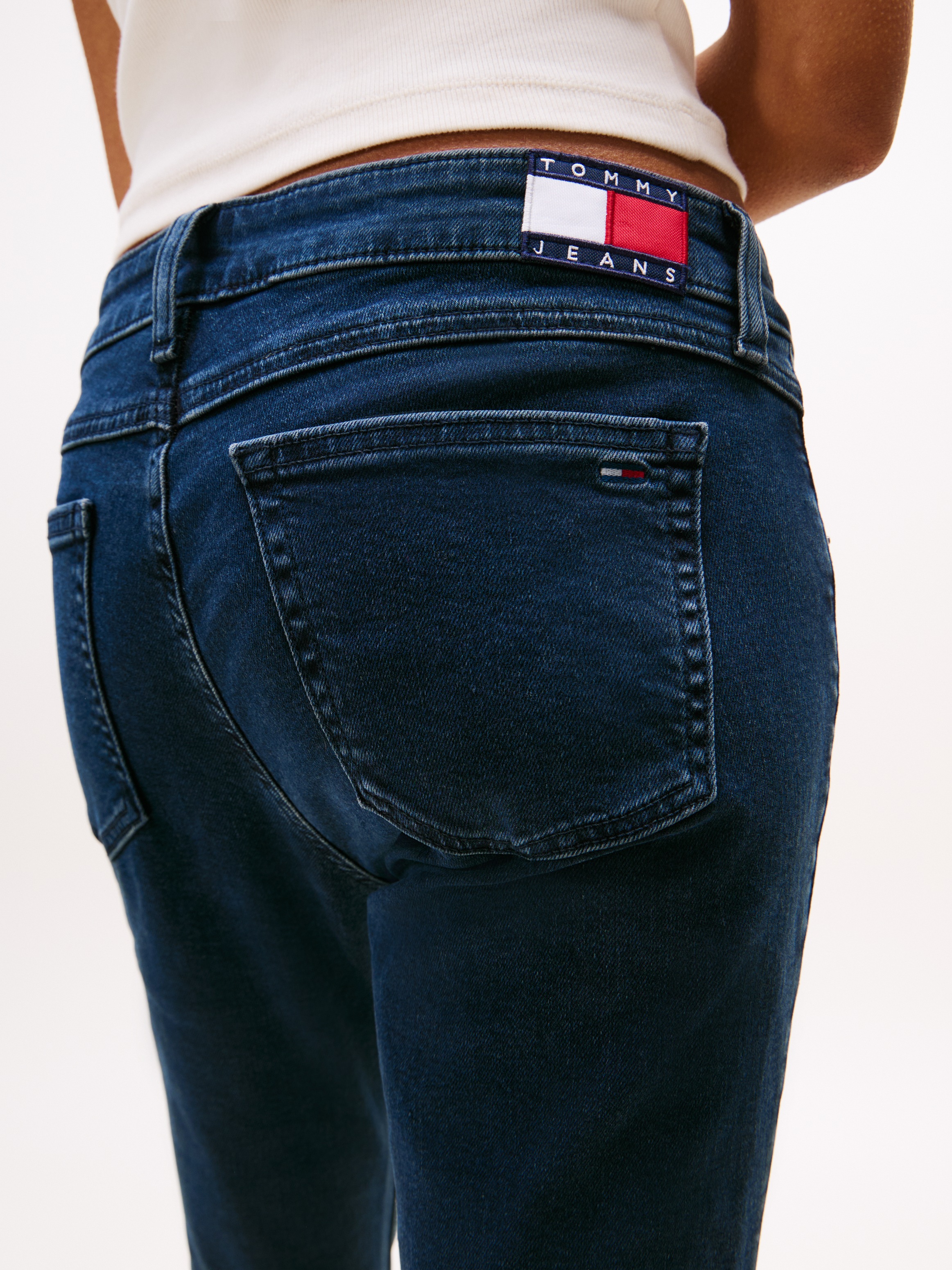 Tommy Jeans Skinny-fit-Jeans »SOPHIE LW SKN«, mit Logo-Badge, in Knöchellänge