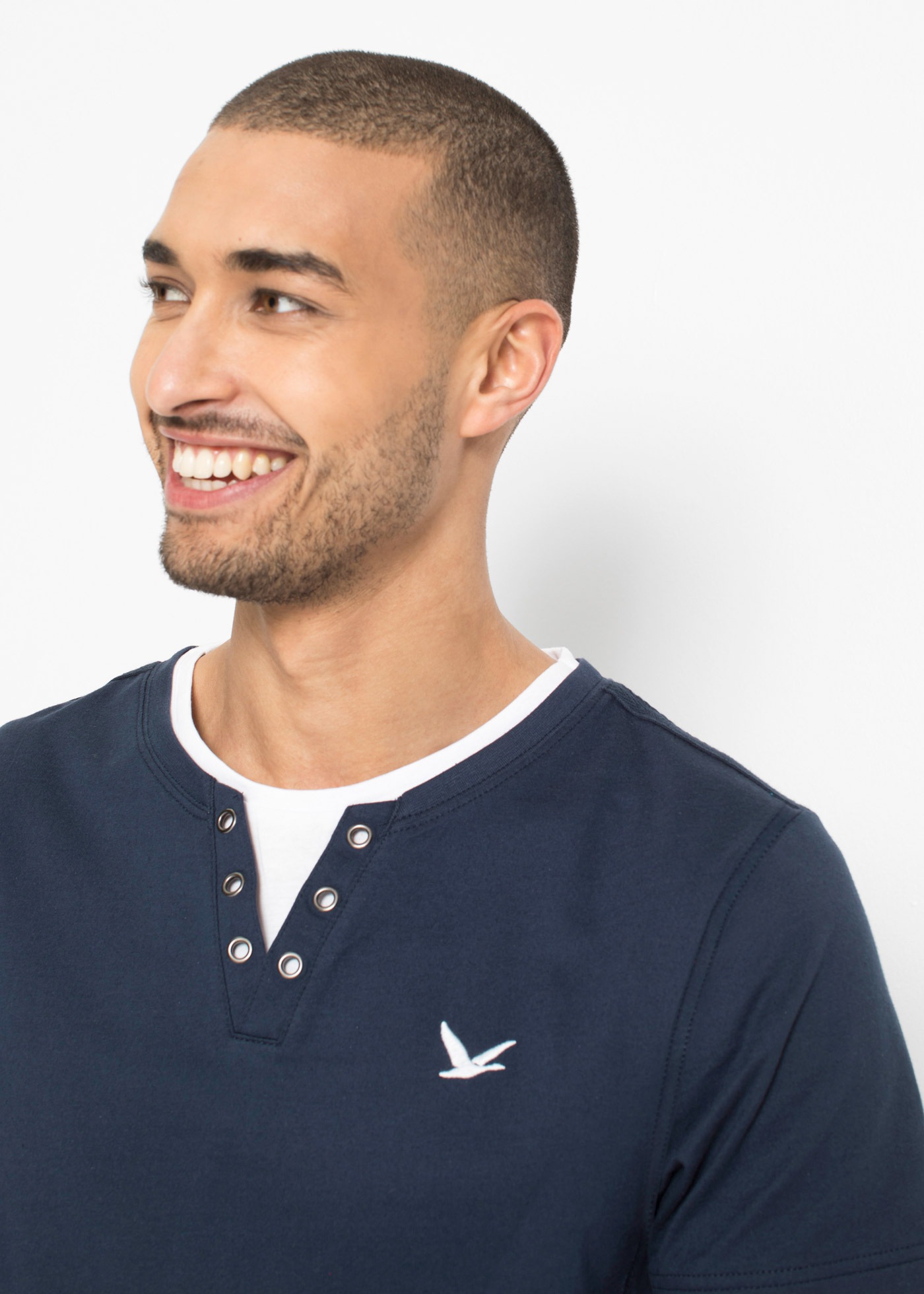 bonprix T-shirt 2 en 1 »2 in 1 Shirt, Kurzarm (2er Pack)« Packung, 2, 2 cuis cooler Lagen-Look im Henley-Stil