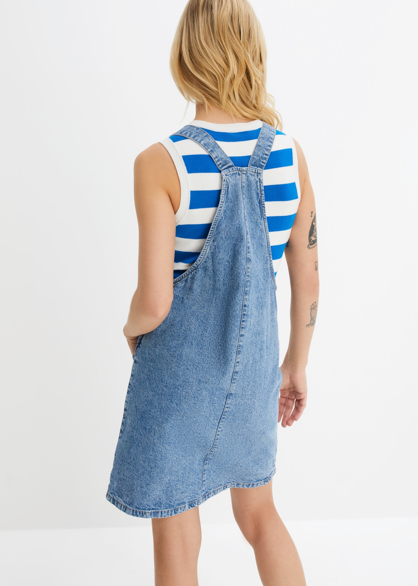 bonprix Robe en jean A-Linien-Passform, aus Baumwolle, mit zwei aufgesetzten Taschen