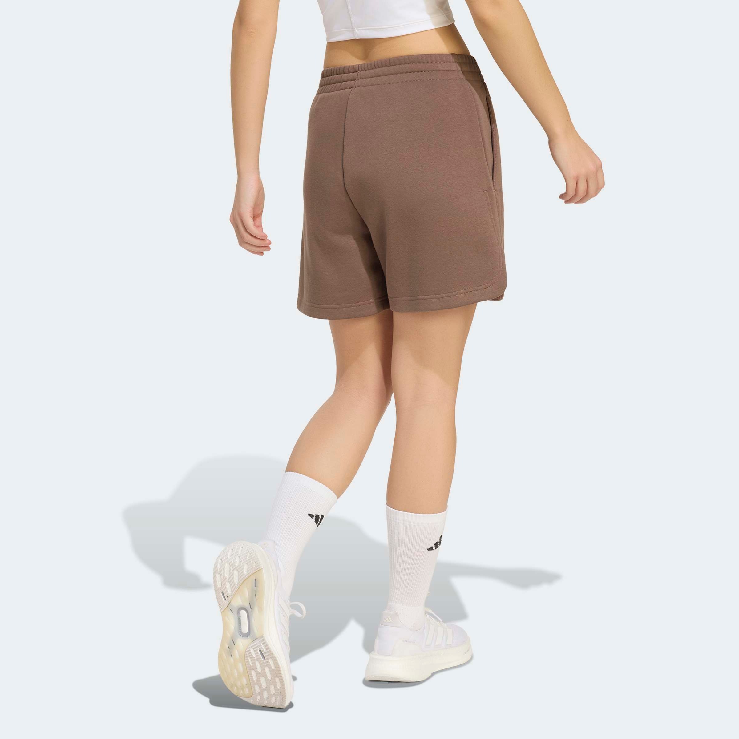adidas Sportswear Shorts "3-STREIFEN STUDIO FLEECE, LOCKER GESCHNITTEN" für sportliche Aktivitäten, aus Baumwolle, mit Kordelverschluss
