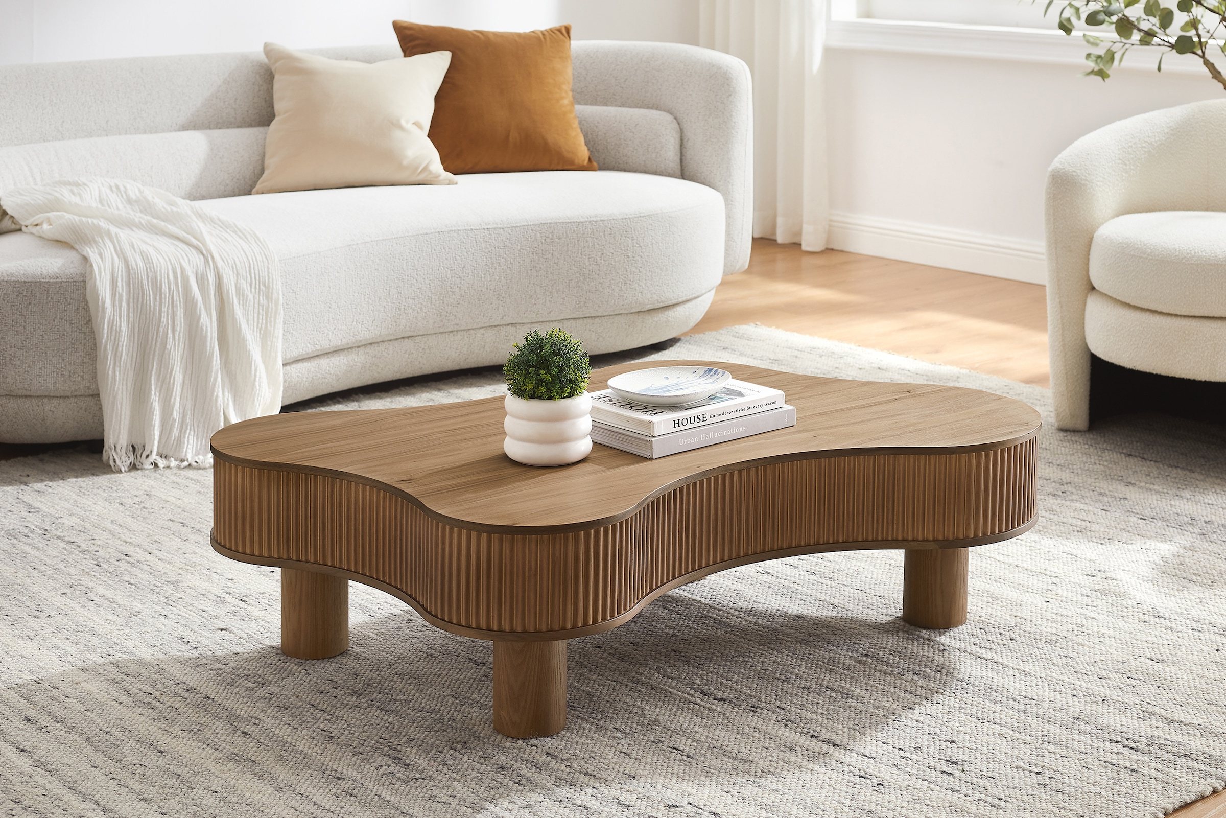 SalesFever Table basse »Wohnzimmertisch organisch mit Massivholz-Lamellen 115 x 75 cm« 1 cuis tlg. Stilvoller & moderner Holztisch mit Echtholzfurnier