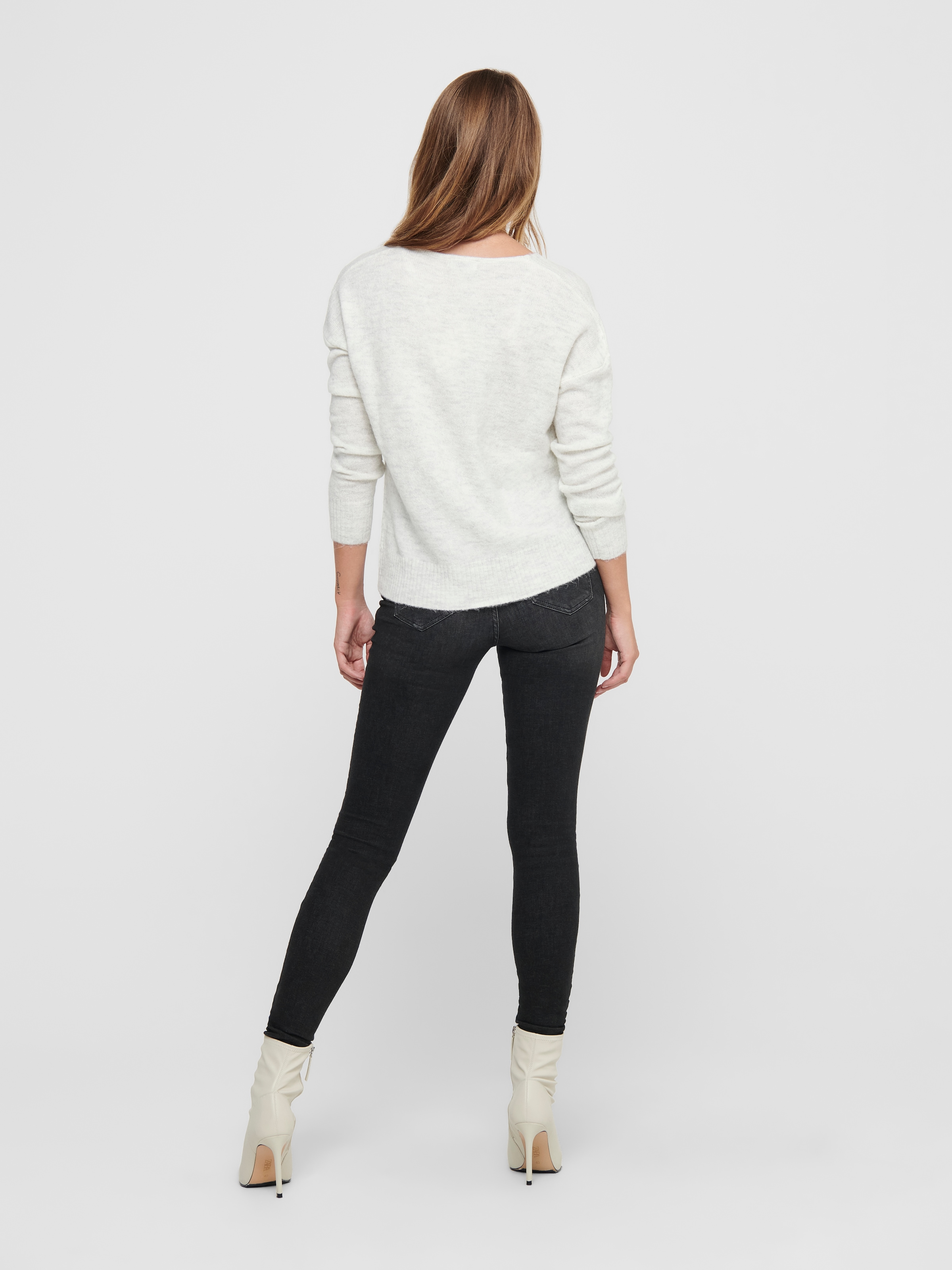 JDY V-Ausschnitt-Pullover »JDYELANORA L/S V-NECK PULLO. KNT NOOS«, mit leicht überschnittenen Schultern