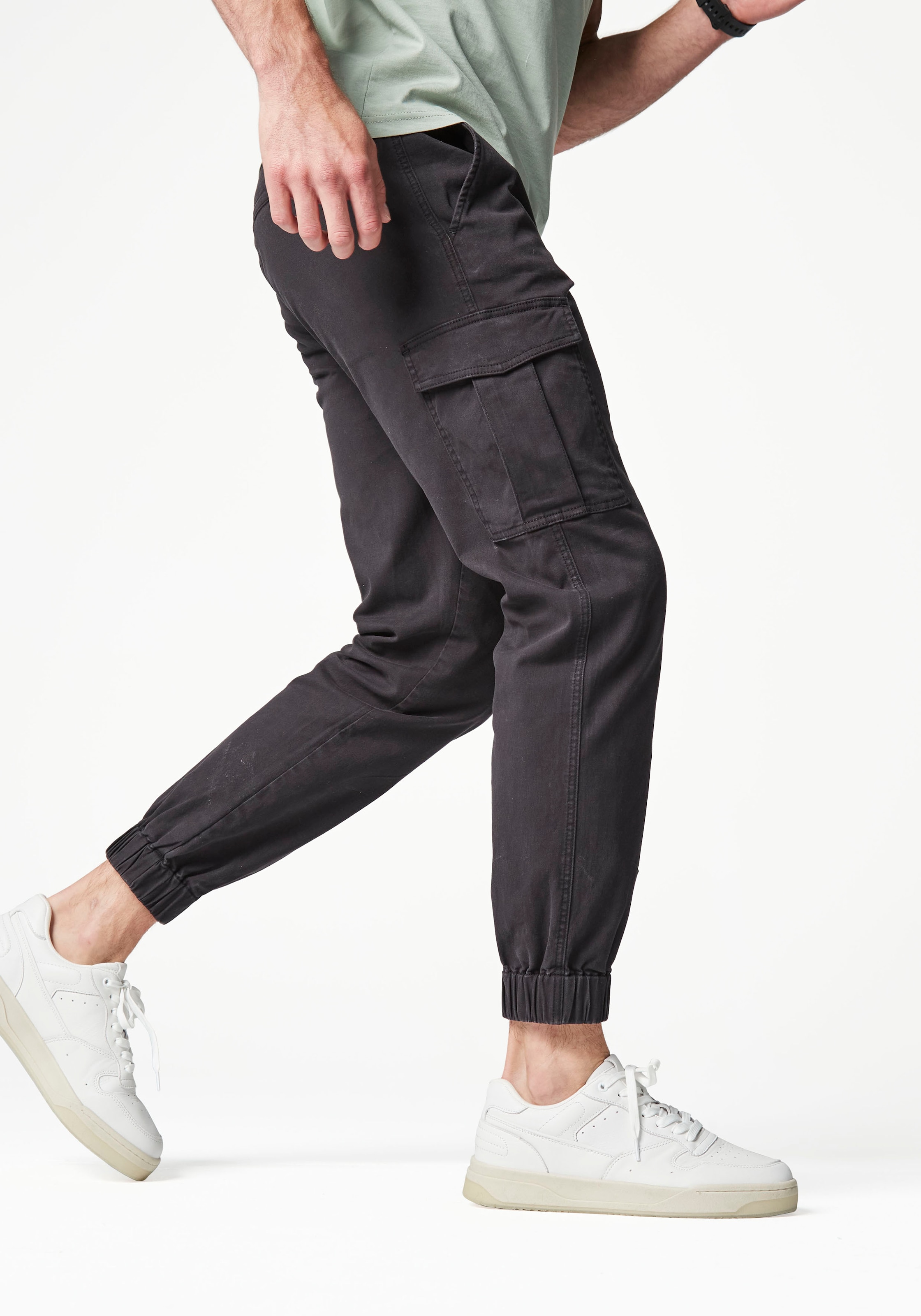 AUTHENTIC LE JOGGER Cargohose, mit normaler Bundhöhe aus Baumwoll-Elasthan Qualität