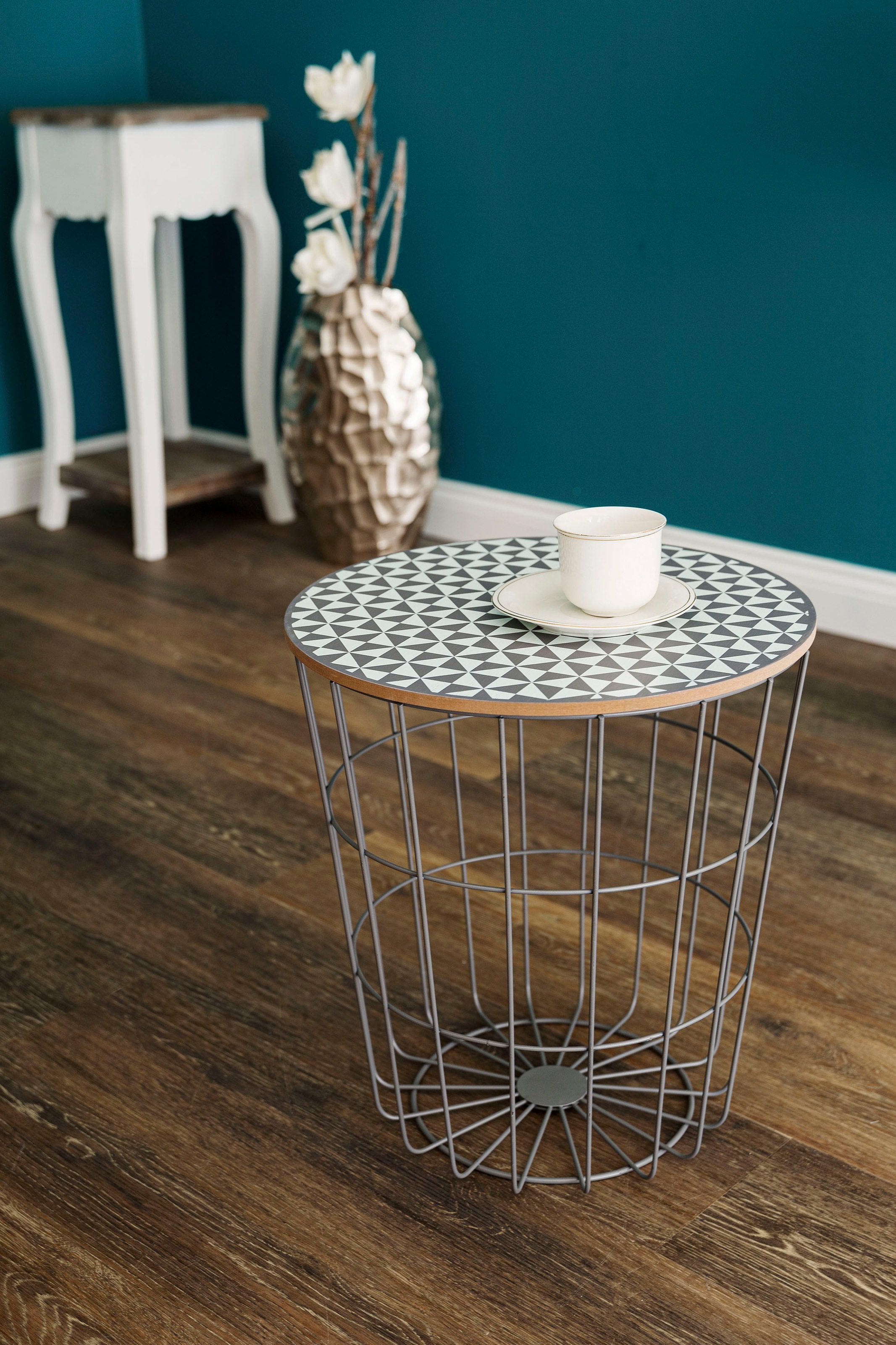 Image of my Flair Beistelltisch »Eugen«, Beistelltisch Rund, lackiertem Gestell und Tischplatte, Gemusterte Tischplatte im Skandinavischem Design bei Ackermann Versand Schweiz