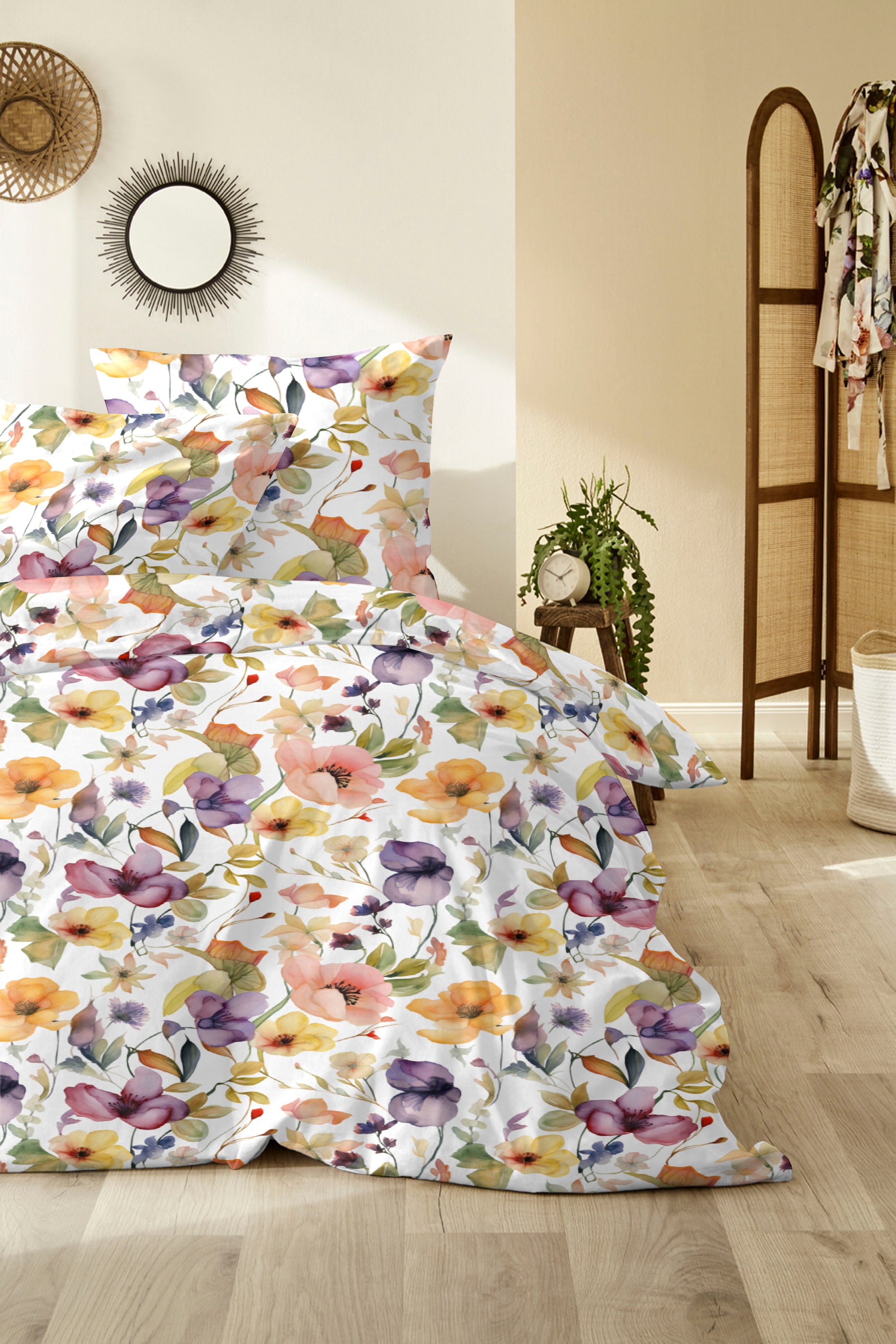 Primera Bettwäsche »Primera Mako-Satin-Bettwäsche Viola«, mit einem kräftigen Blumenmuster