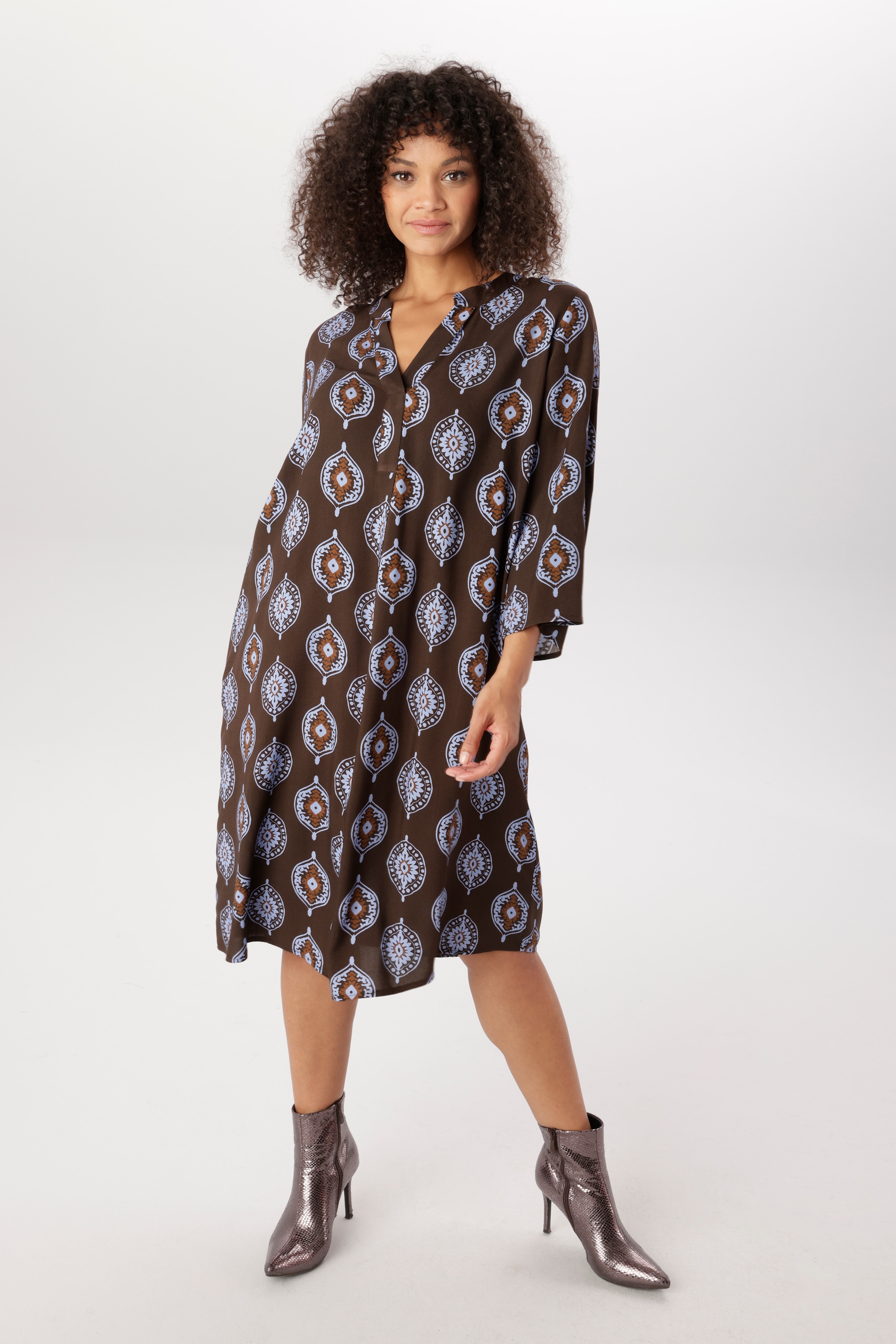 Aniston PLUS Robe imprimée en viscose fluide et douce - NOUVELLE COLLECTION