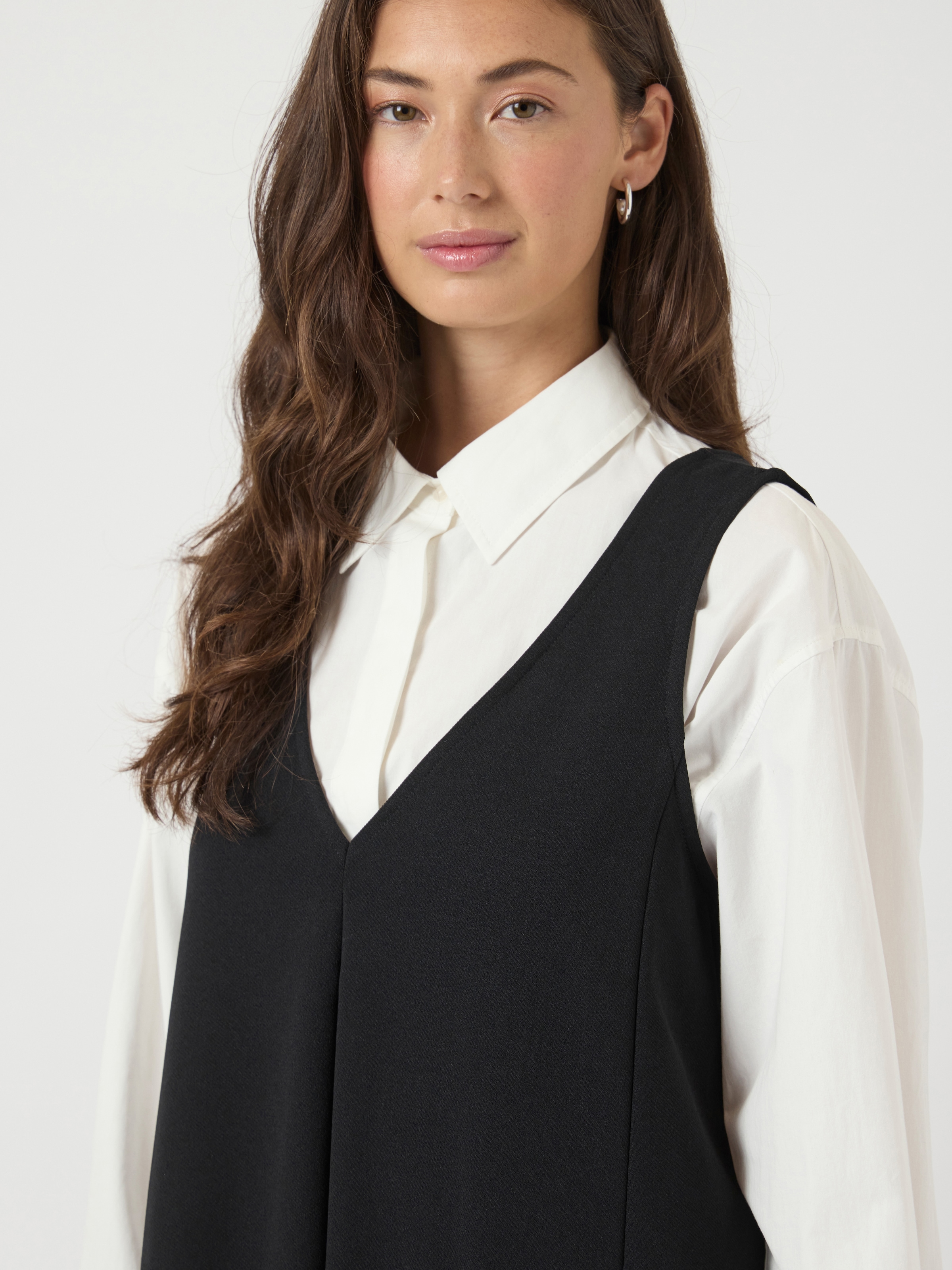 Y.A.S Mini-robe »YASMALEA SL WIDE DRESS S. NOOS« Poches à rabat Kunstfaser mit Stretch, loose fit