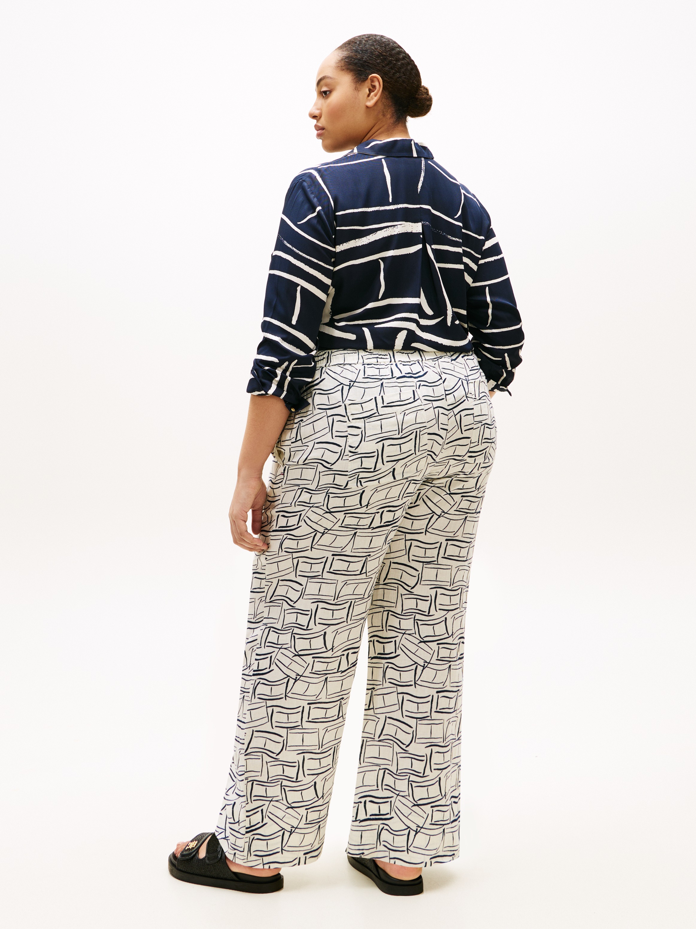 Tommy Hilfiger Curve Pantalon en tissu »CRV ESS LINEN PULL ON PANTS«  in grossen Grössen
