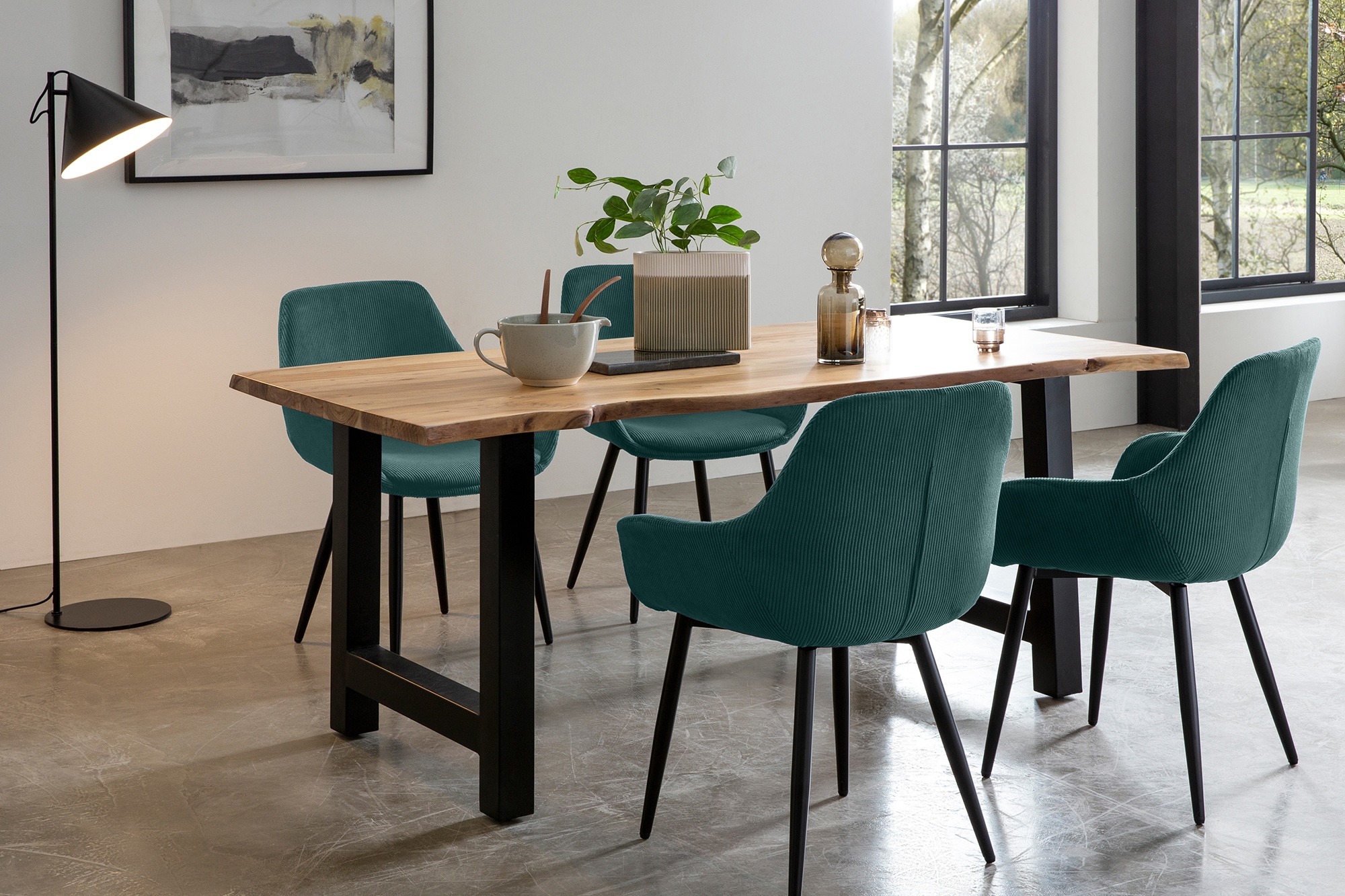Image of SalesFever Essgruppe "Elegante Essgruppe für stilvolles Speisen" Set, 5 Stk. tlg. 5-teiliges Massivholz-Set, geölt und doppelt gewachst
