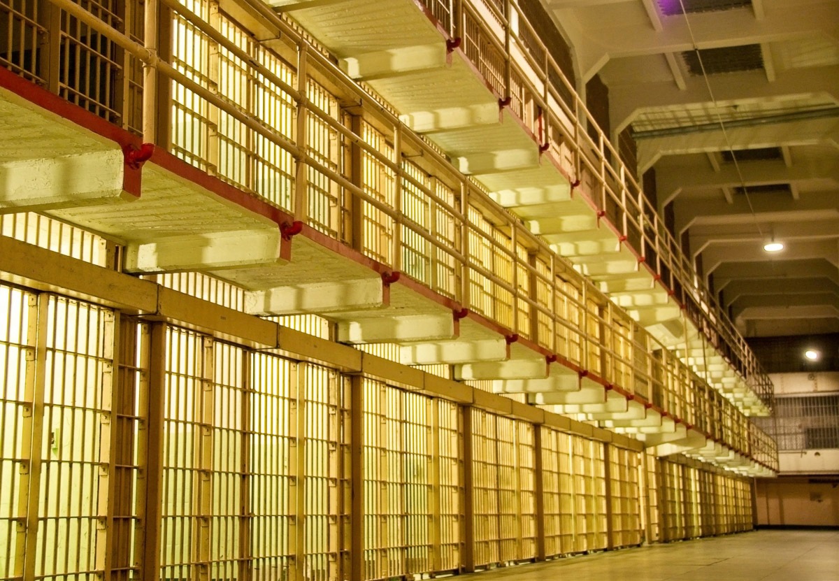 Image of Papermoon Fototapete »Gefängnis«, Vliestapete, hochwertiger Digitaldruck, inklusive Kleister bei Ackermann Versand Schweiz