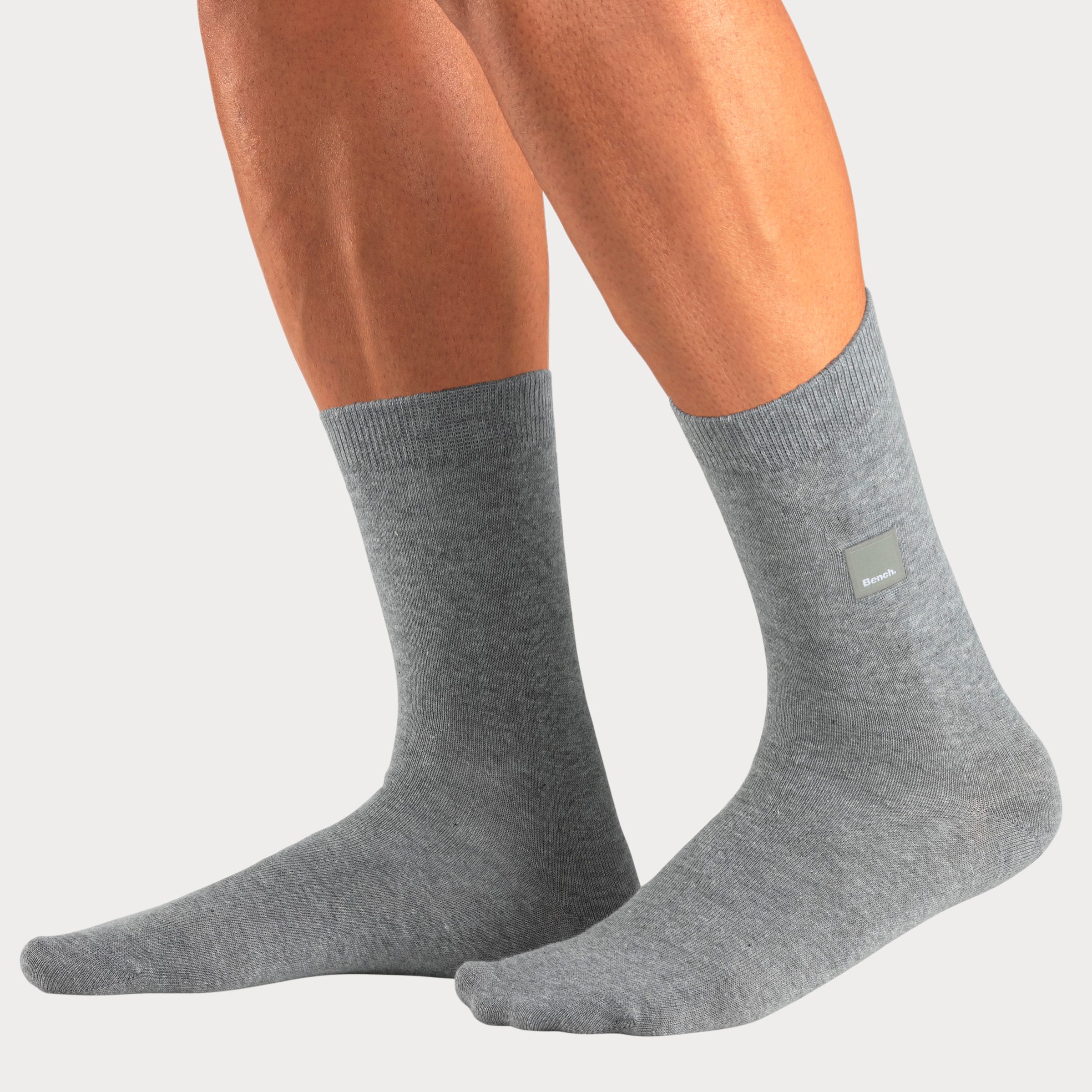 Bench. Basicsocken, (Packung, 4 Paar), mit Weblabel