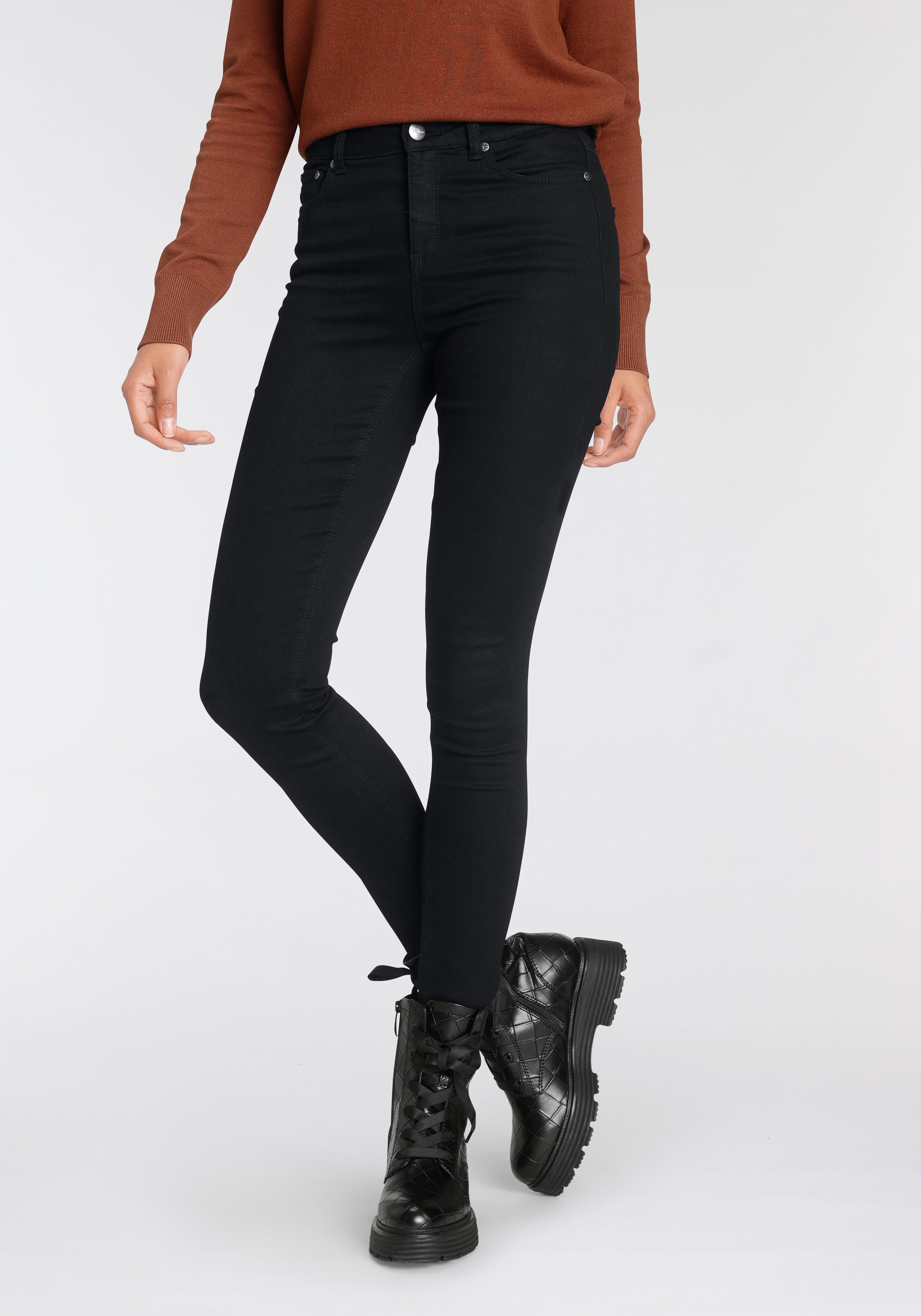 Image of Tamaris High-waist-Jeans, im Five-Pocket-Style - NEUE KOLLEKTION bei Ackermann Versand Schweiz