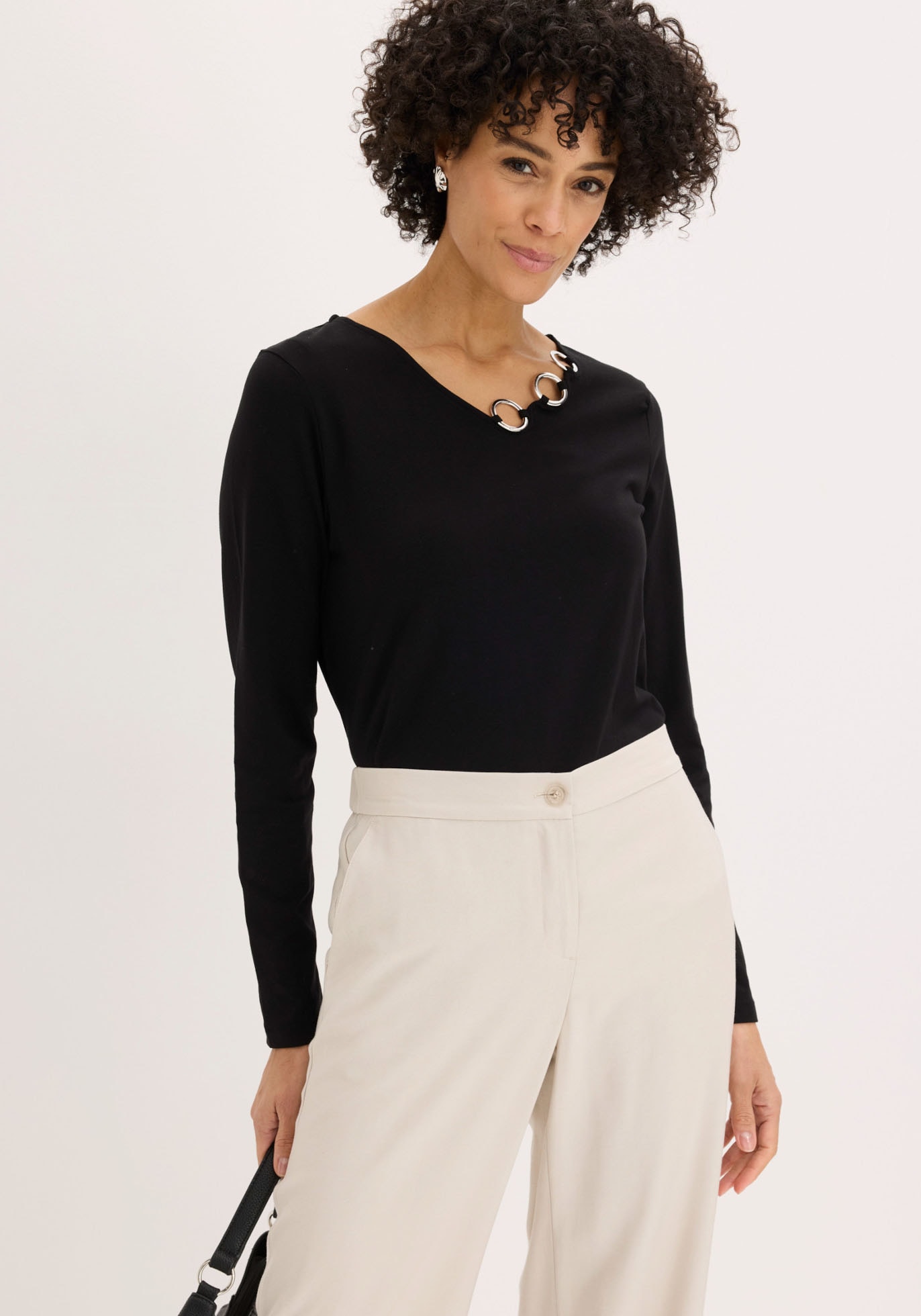 bonprix Langarmshirt bequeme Passform, Langarm, tolle Ösen-Details