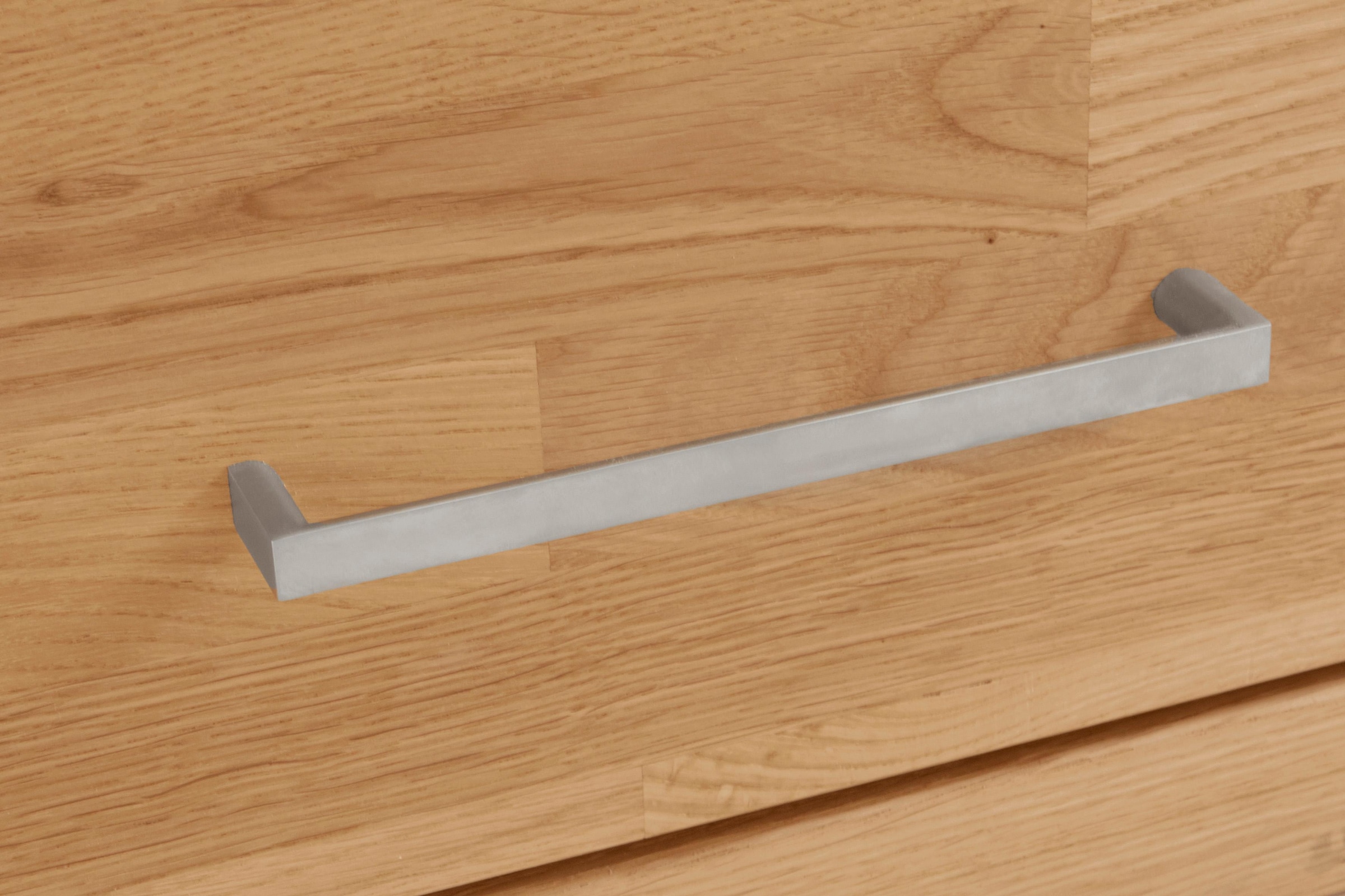 Home affaire Lowboard »Ribe,160cm breit,55cm hoch,Oberplatte massiv«, Korpus Holzwerkstoff,Glaseinsatz aus gehärtetem Glas,Böden versetzbar