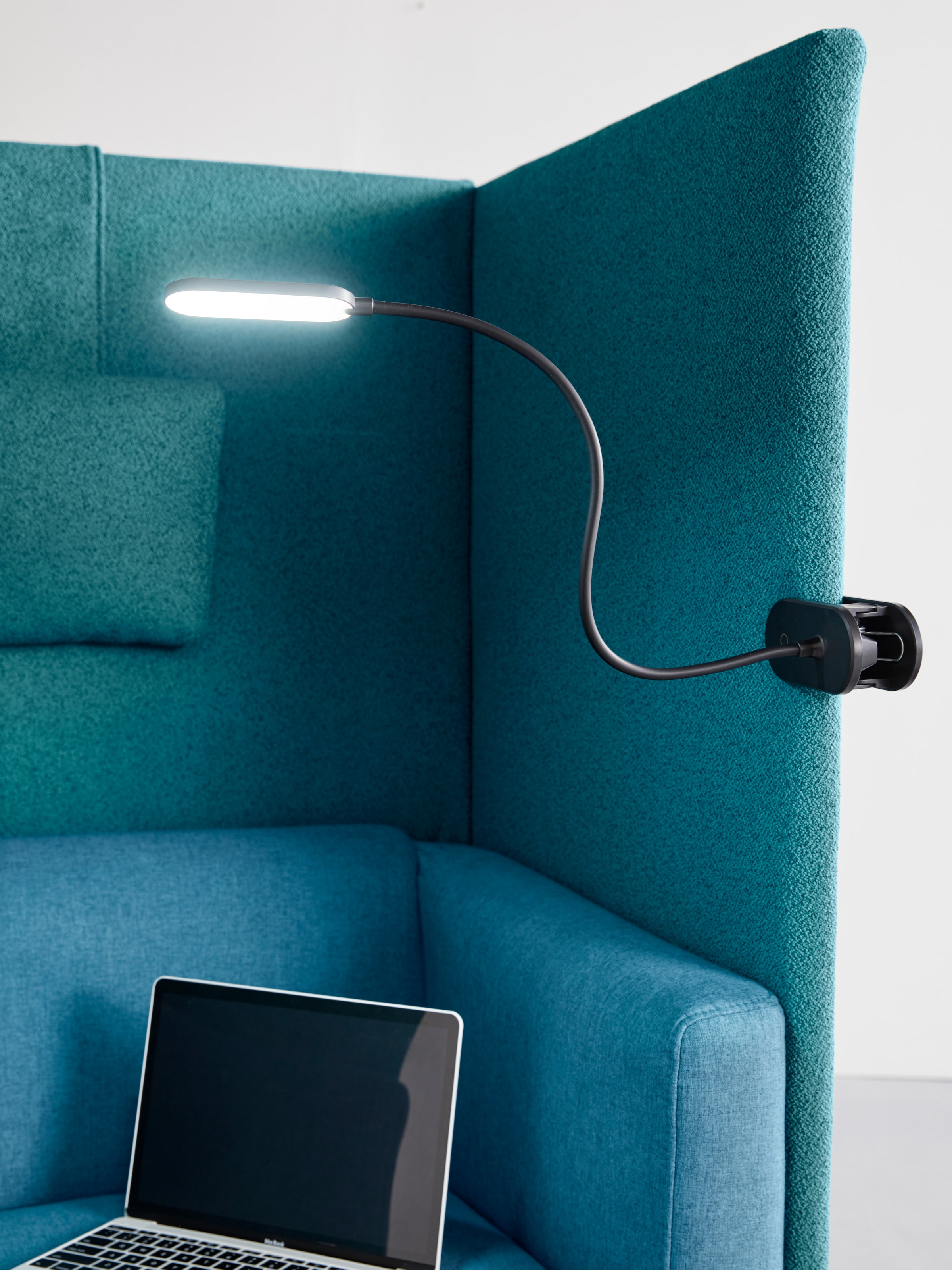 DOMO collection Klemmleuchte LED-Modul Kaltweiss mit USB-Lade- und Touchfunktion, dimmbar und verstellbar