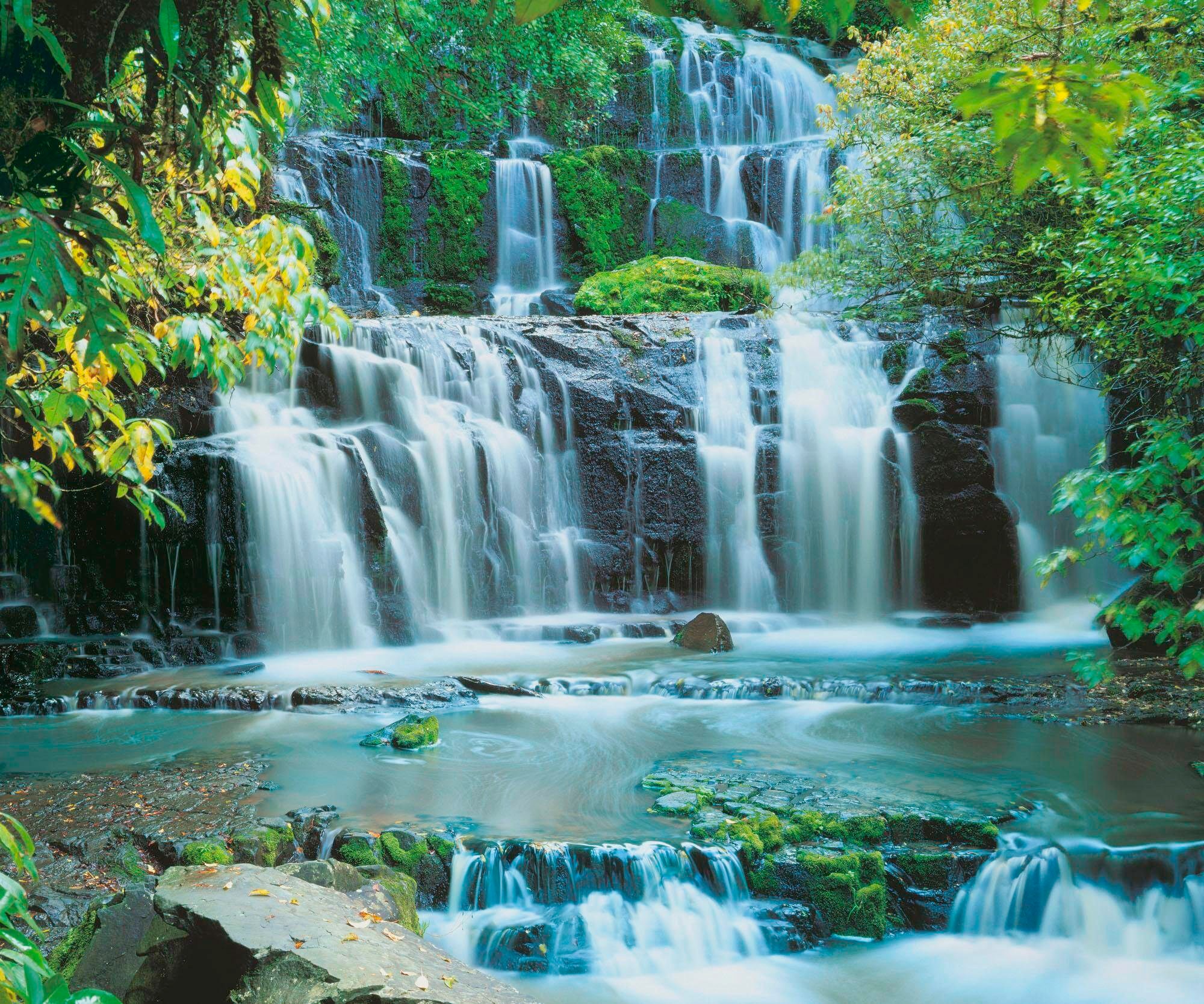 Entdecke Komar Vliestapete »Pura Kaunui Falls«, 300x250 cm (Breite x Höhe),  Vliestapete, 100 cm Bahnbreite auf