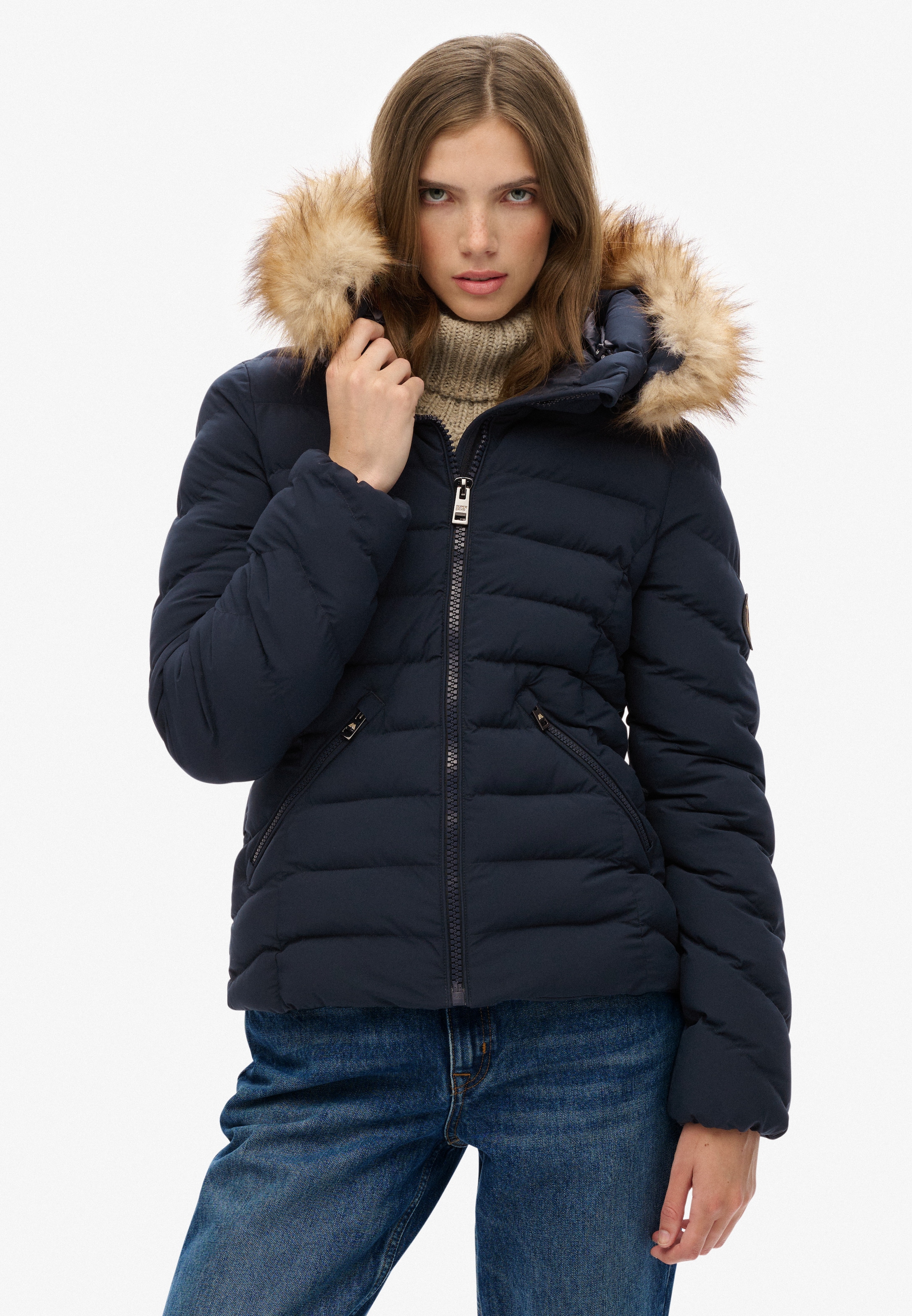 Image of Superdry Steppjacke "FUJI FAUX FUR HOOD PADDED JKT" mit Kapuze mit Markenlabel, Slim Fit, hochschliessender Kragen, aus Webmaterial