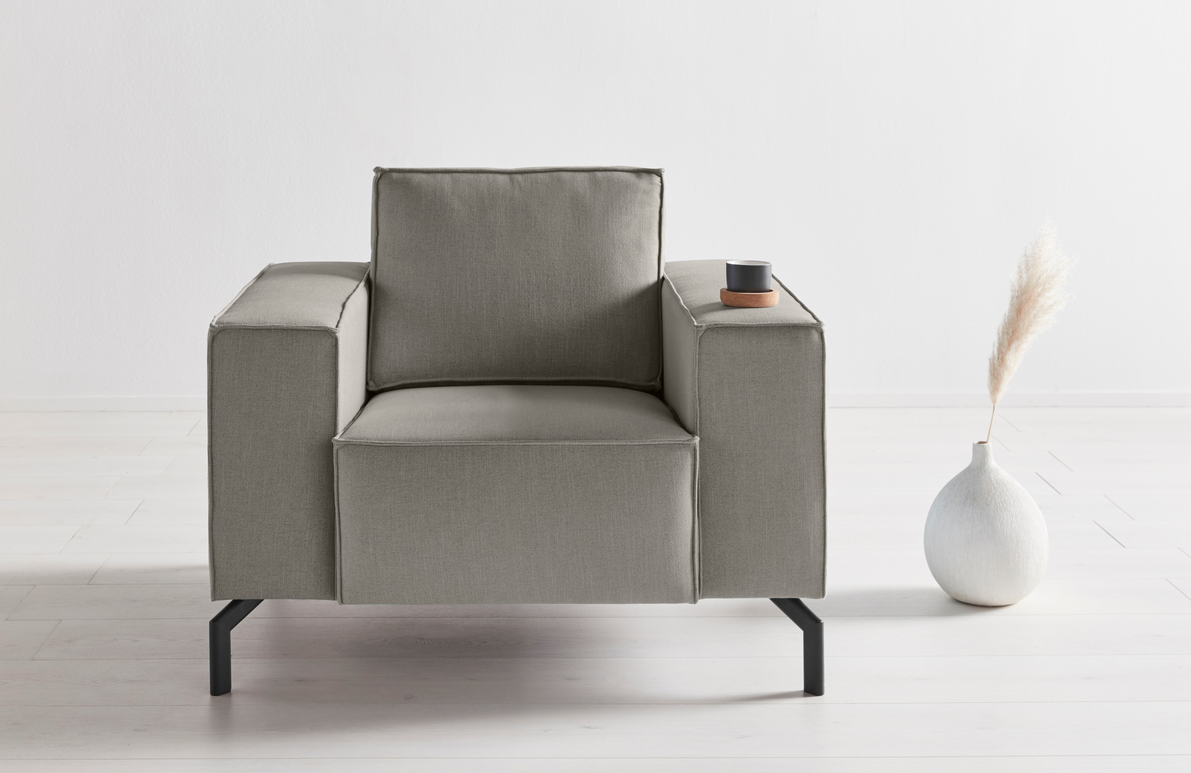 Image of GOODproduct Sessel »Cilla«, wahlweise Feinstruktur aus recyceltem Material oder Dickleder: nachhaltiges Premiumleder mit Olivenblattgerbung bei Ackermann Versand Schweiz