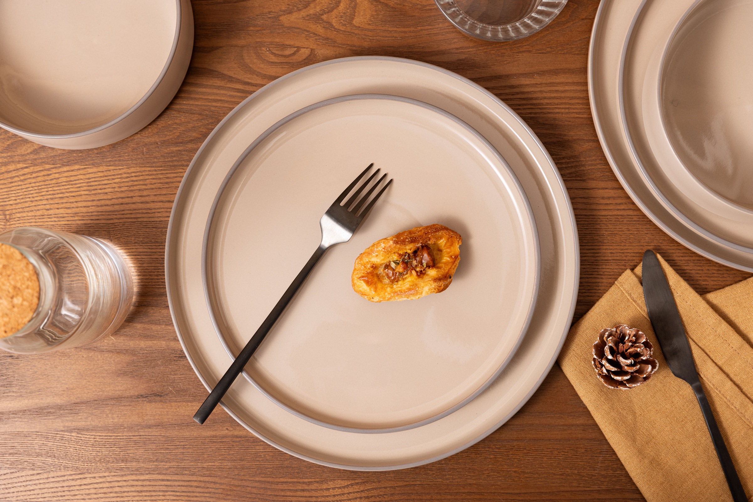 GOODproduct Set de vaisselle »Ylvii, aussen matt, innen glänzend« spülmaschinenfest und mikrowellengeeignet