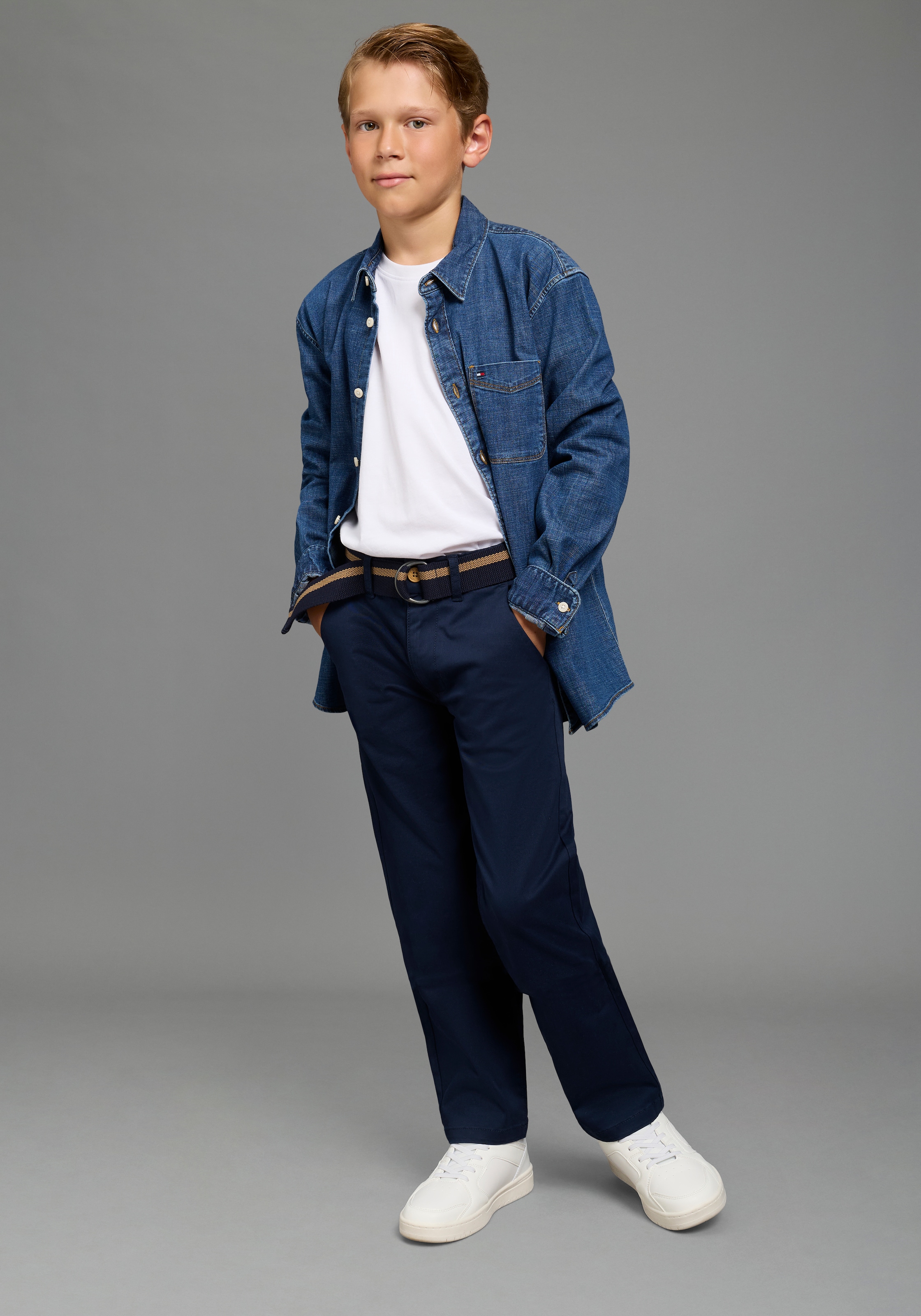 KangaROOS Chinos »Chinohose mit Gürtel«  coupe basique à la mode, jambe droite, taille élastique réglable