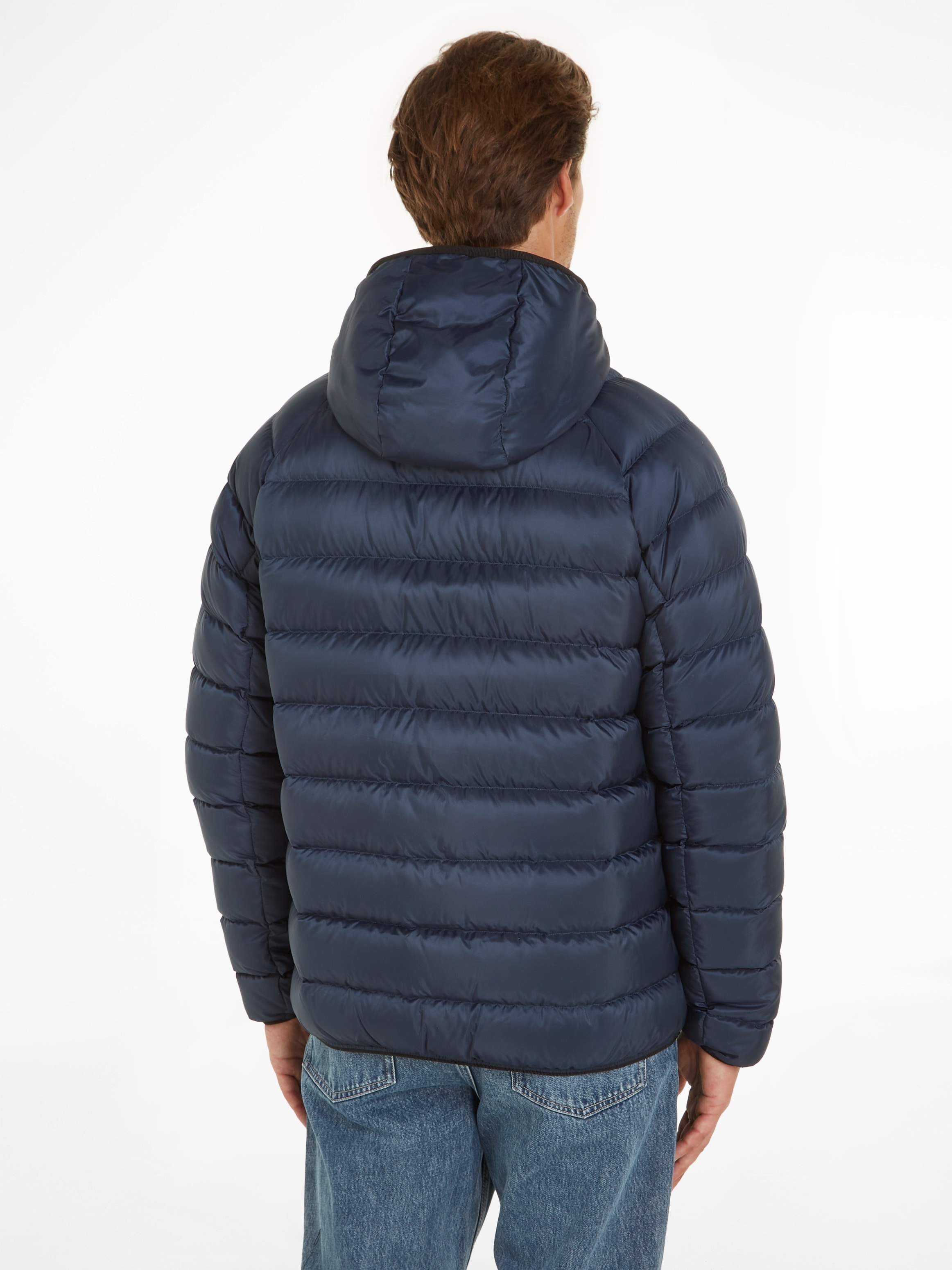 Tommy Jeans Daunenjacke »TJM HOODED LT DOWN JACKET EXT«, mit Kapuze, mit Kapuze und integriertem Stehkragen