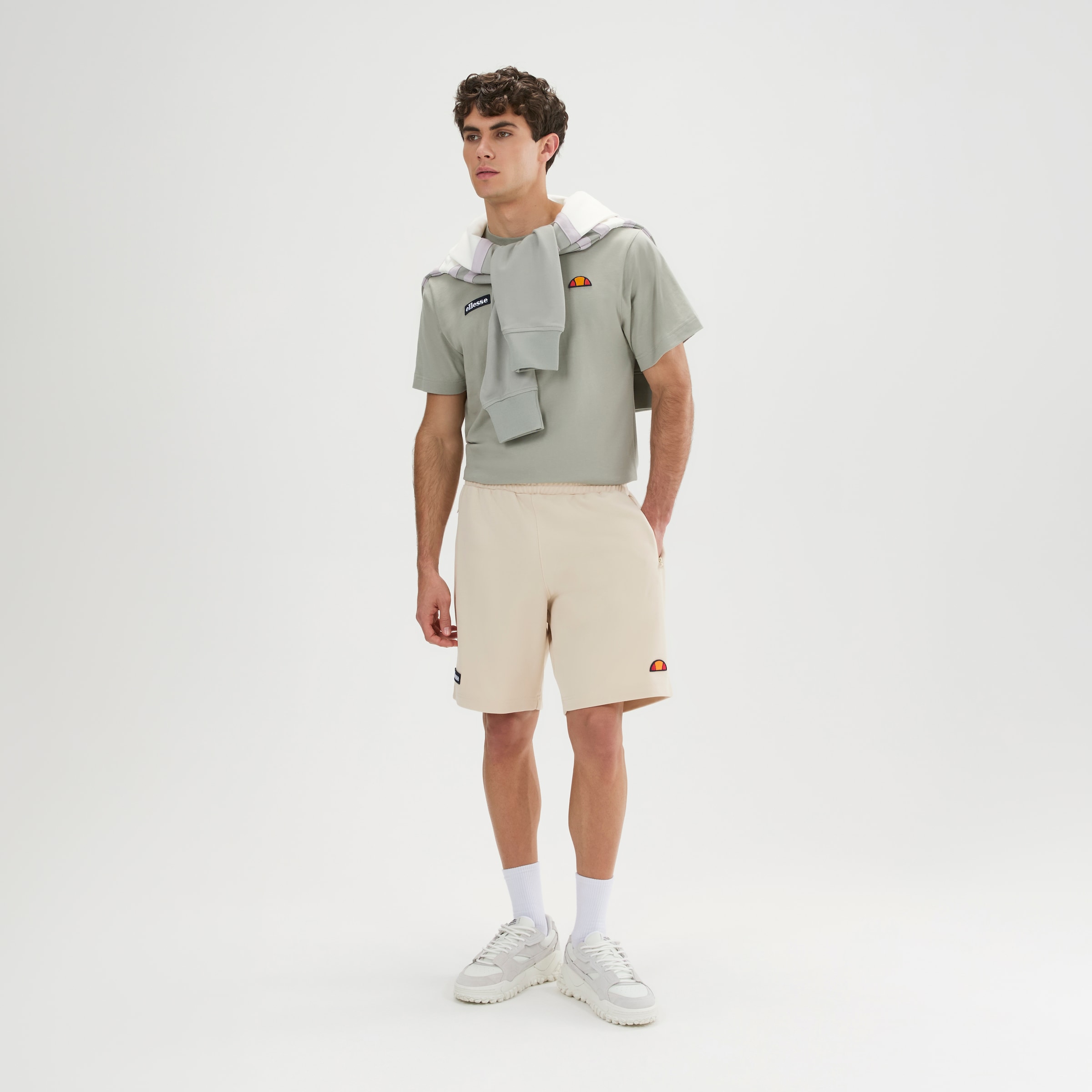 Ellesse T-shirt »FLORAN TEE« avec col rond, design à manches courtes, en coton, longueur normale