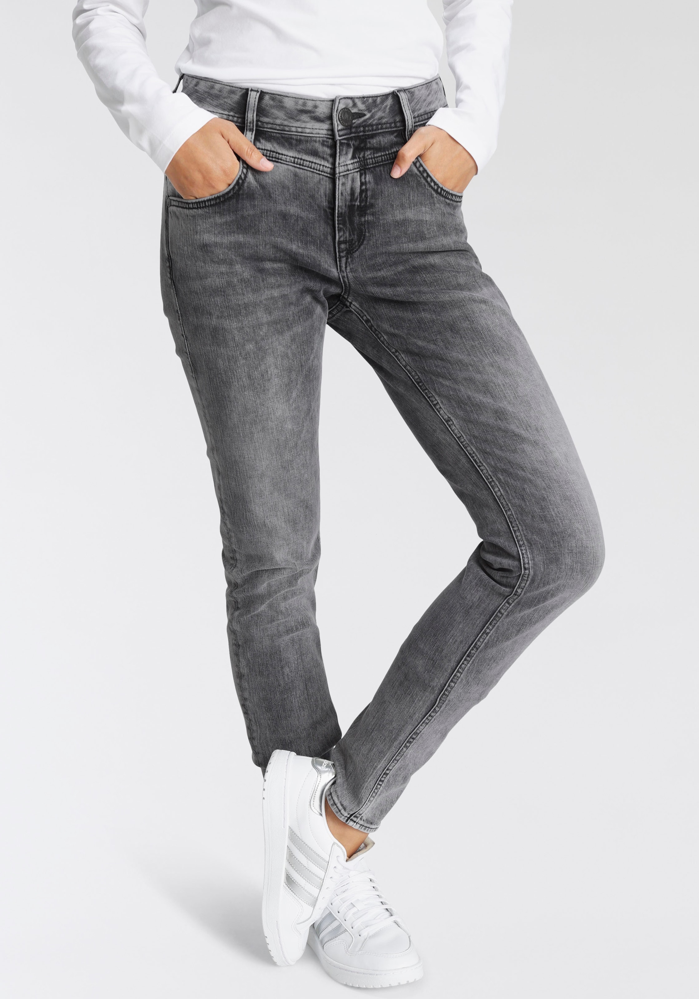 Herrlicher Slim-fit-Jeans »PEPPY SLIM RECYCLED DENIM«, Normal Waist Recycled Polyester