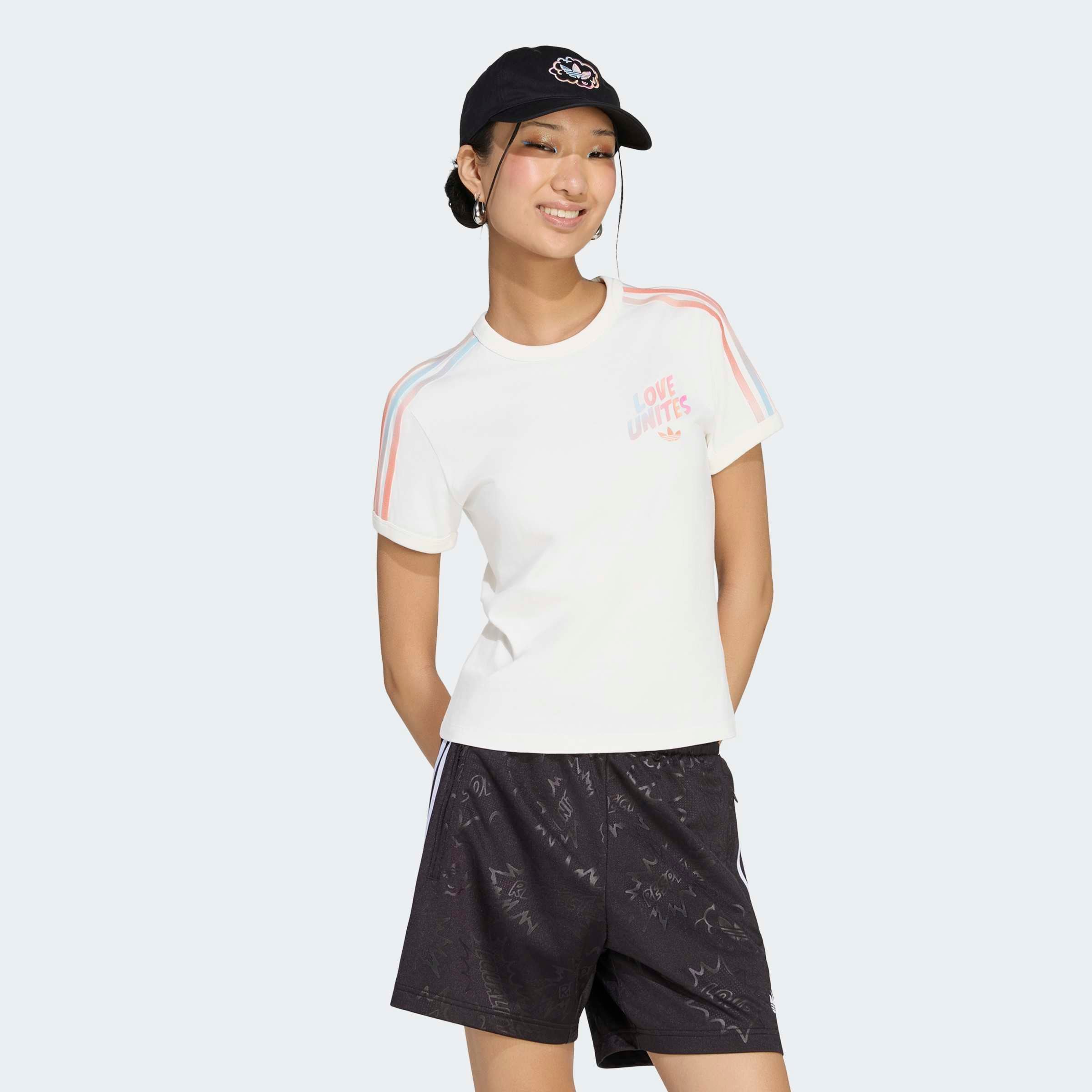 Image of adidas Originals T-Shirt "LOVE UNITES GFX" für Erwachsene, mit Rundhalsausschnitt, ohne Verschluss, aus Baumwolle