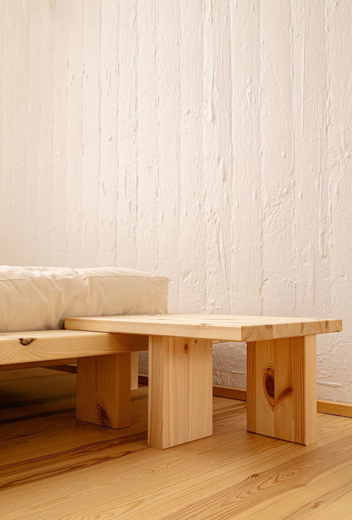 Karup Design Nachttisch »Japan Bett-Tisch, FSC®-zertifiziertes Massivholz,made in Europe«, Speziell für das Japan-Bett entworfen – perfekt integriert & passend