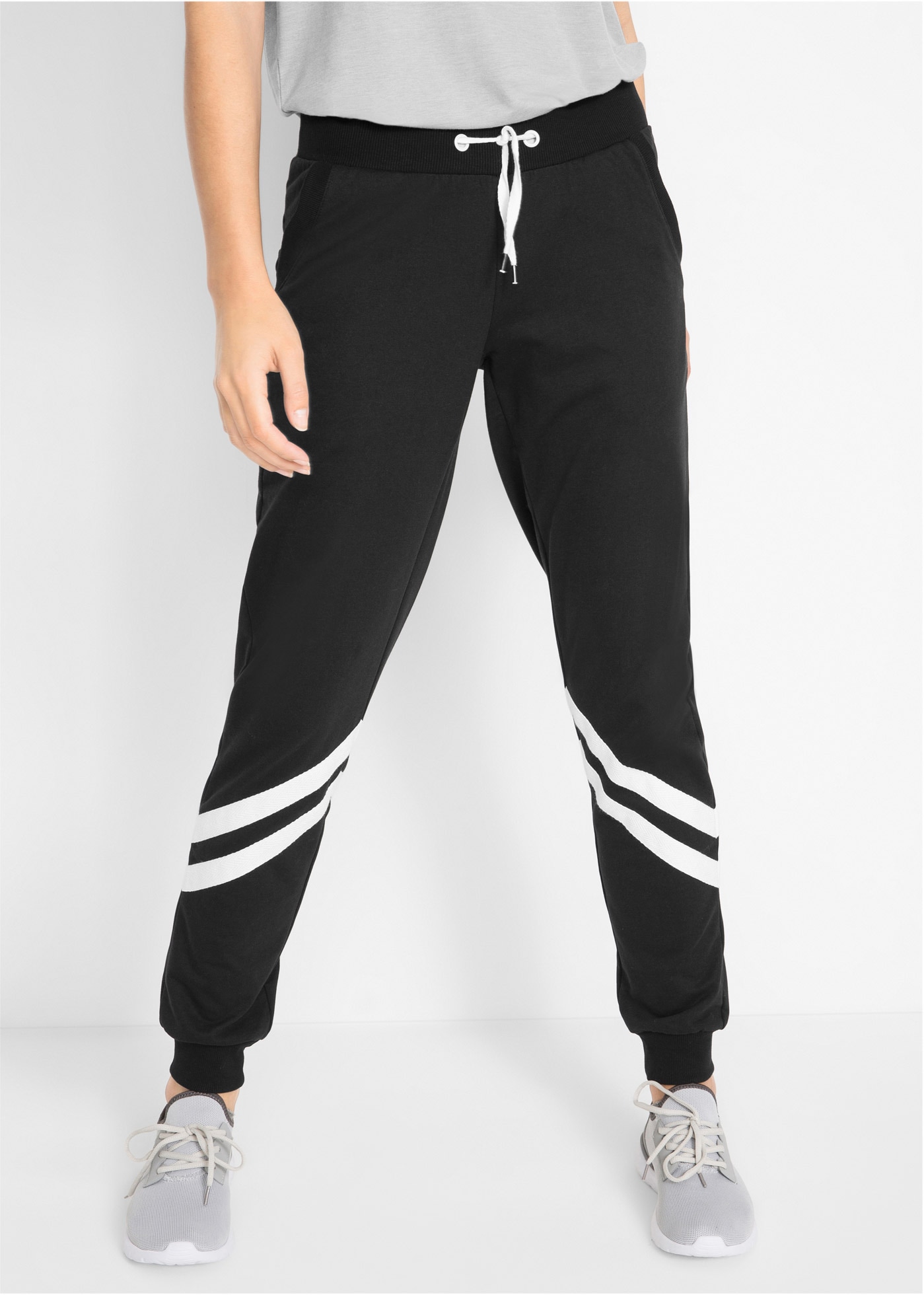 Image of bonprix Sweathose "Sweathose mit Streifen" aus Baumwolle und Polyester, Loose Fit, mit Elastik-Bündchen