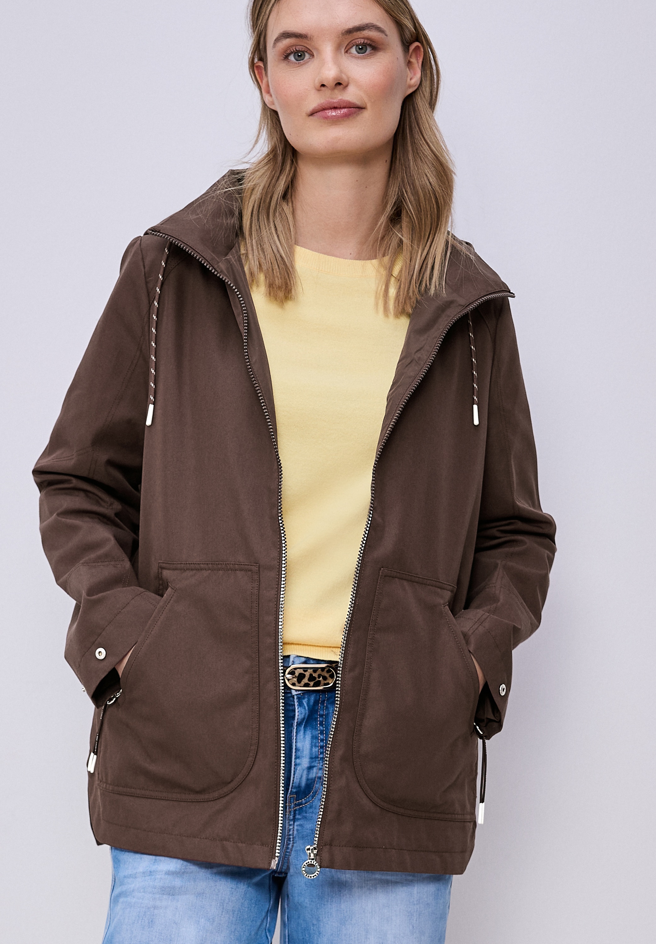 Image of STREET ONE Parka mit Kapuze mit seitlichen Zipper‑Taschen und Nieten‑Details an den Ärmeln