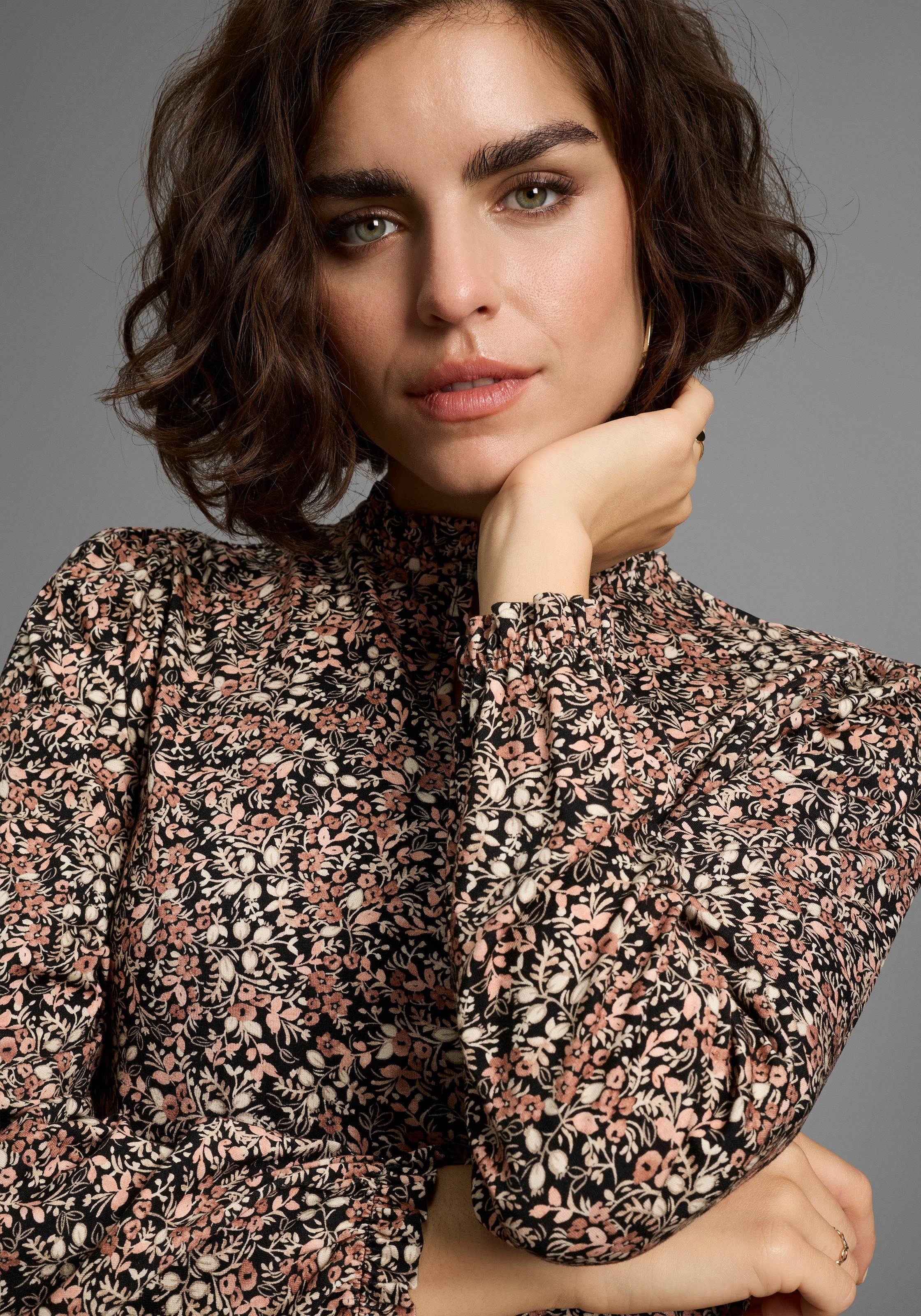 Laura Scott Longsleeve, mit Rüschen und Blümchen-Muster - NEUE KOLLEKTION