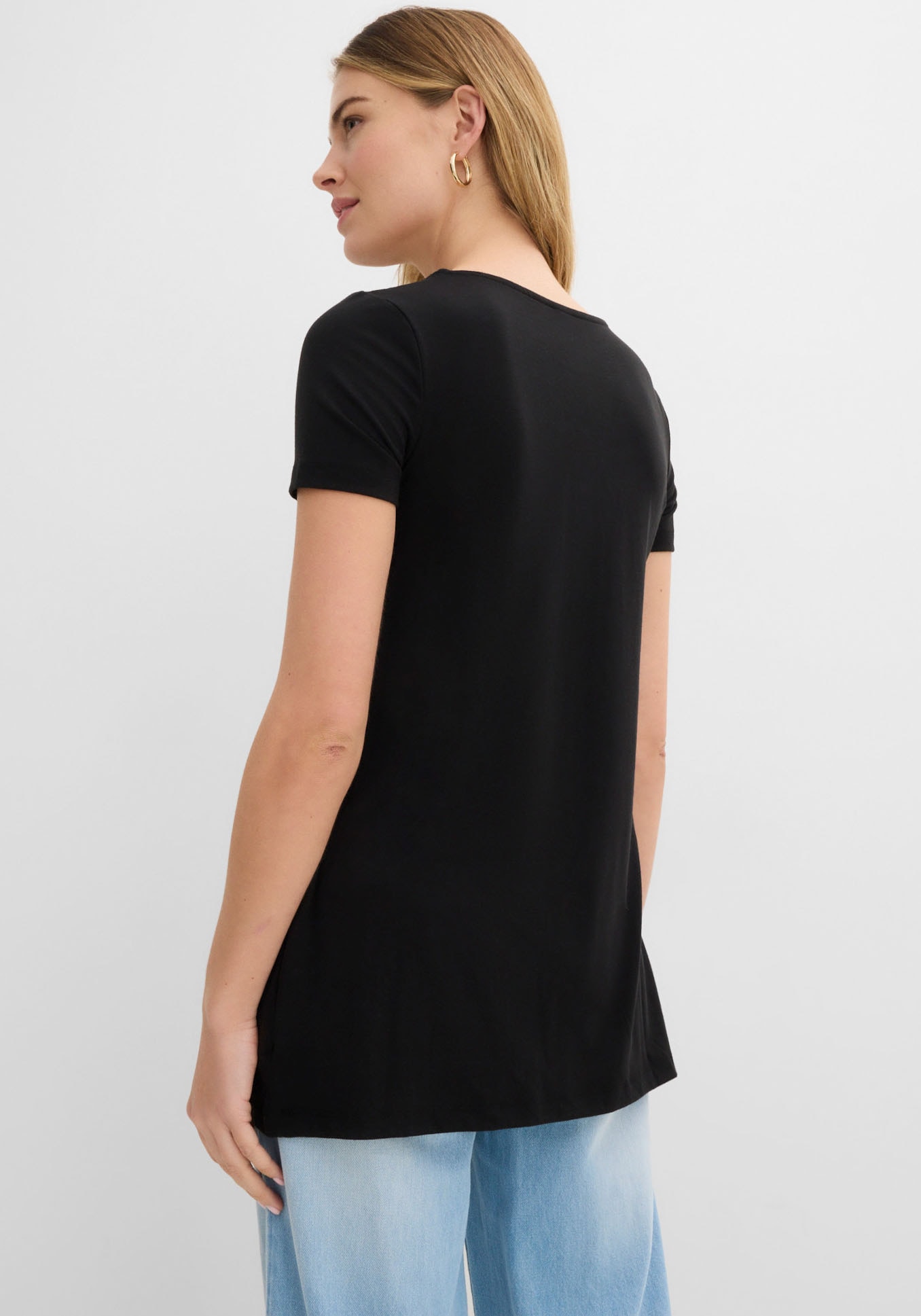 bonprix Longshirt figurumspielende Passform, Kurzarm, mit Eingriffstaschen