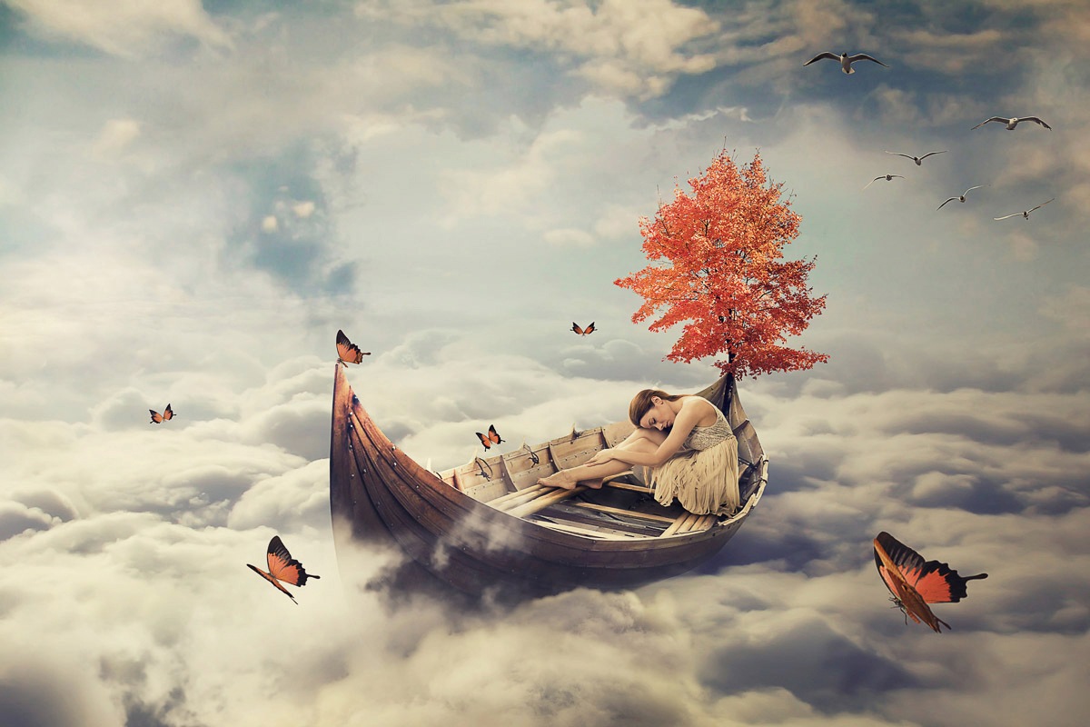 Image of Papermoon Fototapete »SURREAL-HERBST SCHMETTERLINGE WOLKEN HIMMEL WANDTAPETE«, Vliestapete, hochwertiger Digitaldruck, inklusive Kleister bei Ackermann Versand Schweiz