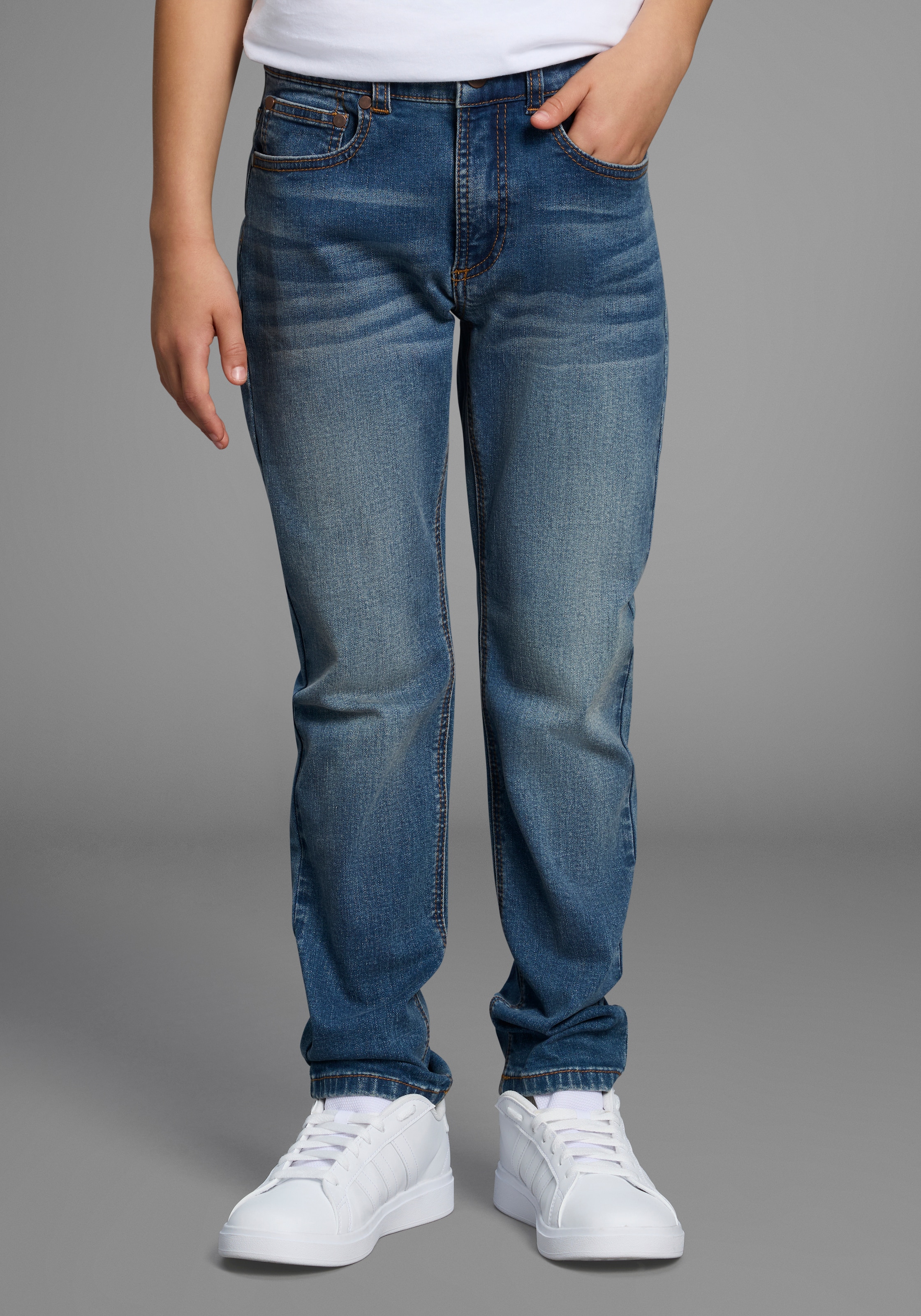KIDSWORLD Straight-Jeans »Gerade Stretchjeans« Stretchjeans in authentischer Waschung