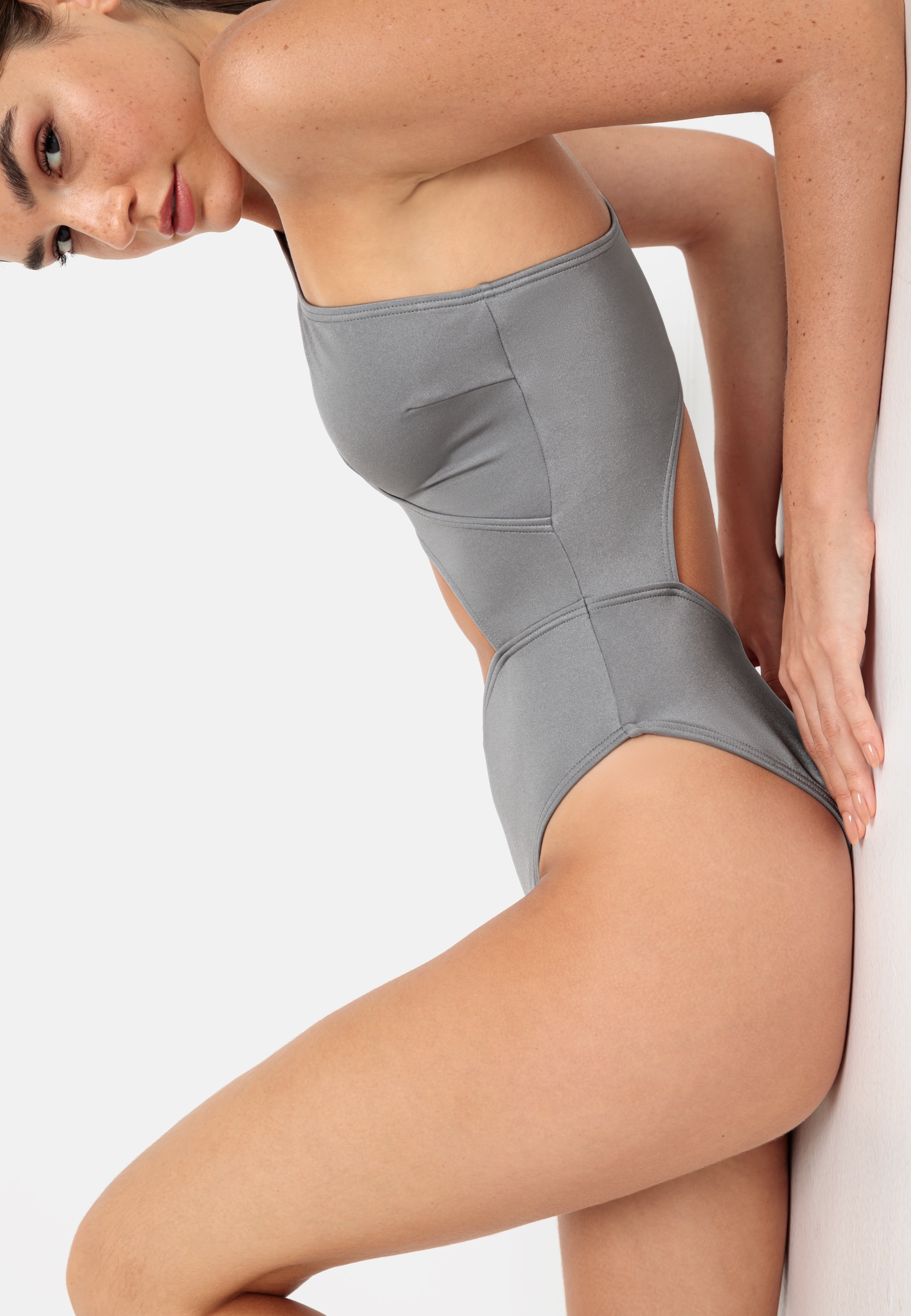 LSCN by LASCANA Monokini »Nele« mit glänzender Beschichtung